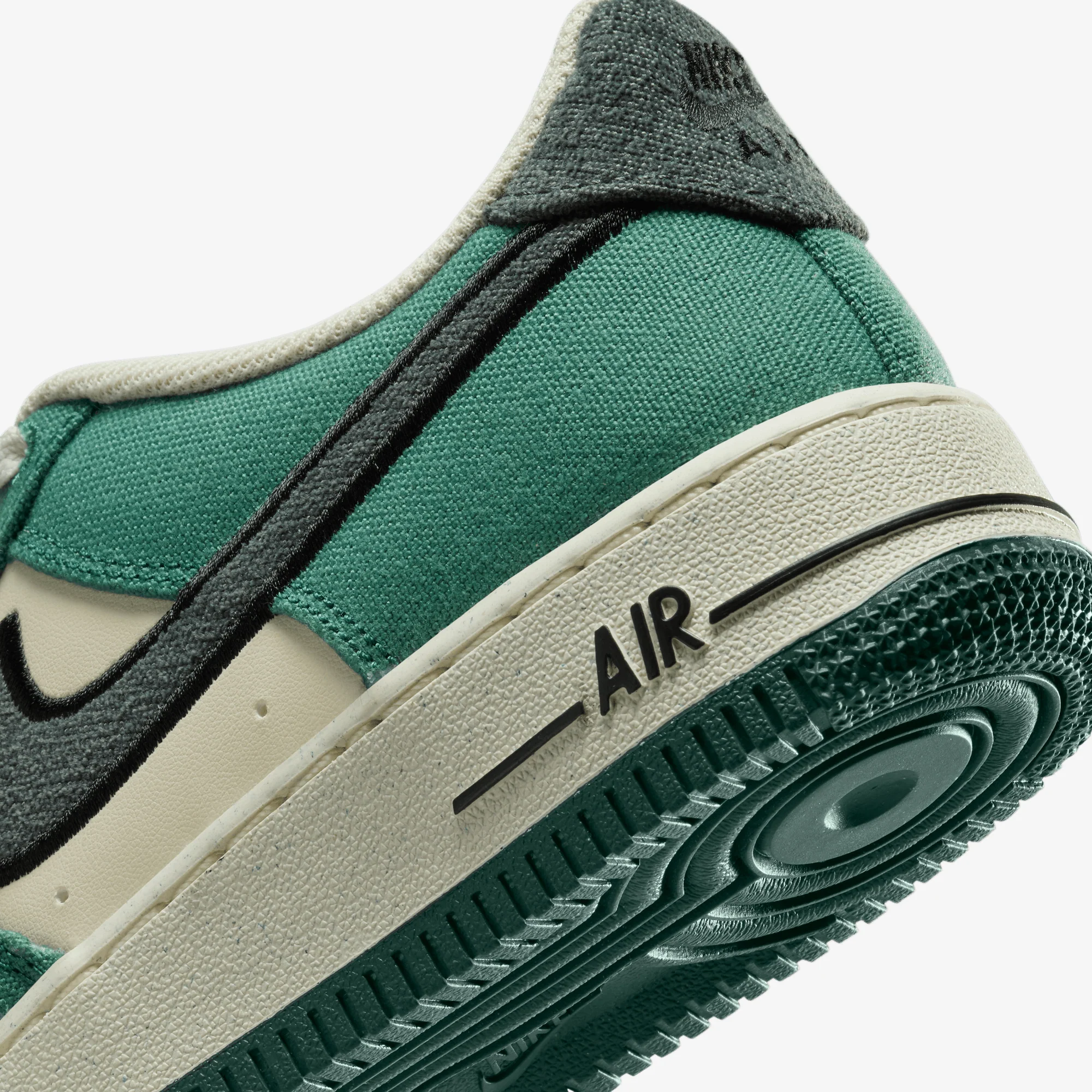 NIKE | AIR FORCE 1 LV8 (GS) { COCONUT MILK/VINTAGE GREEN-BICOASTAL - Image 7