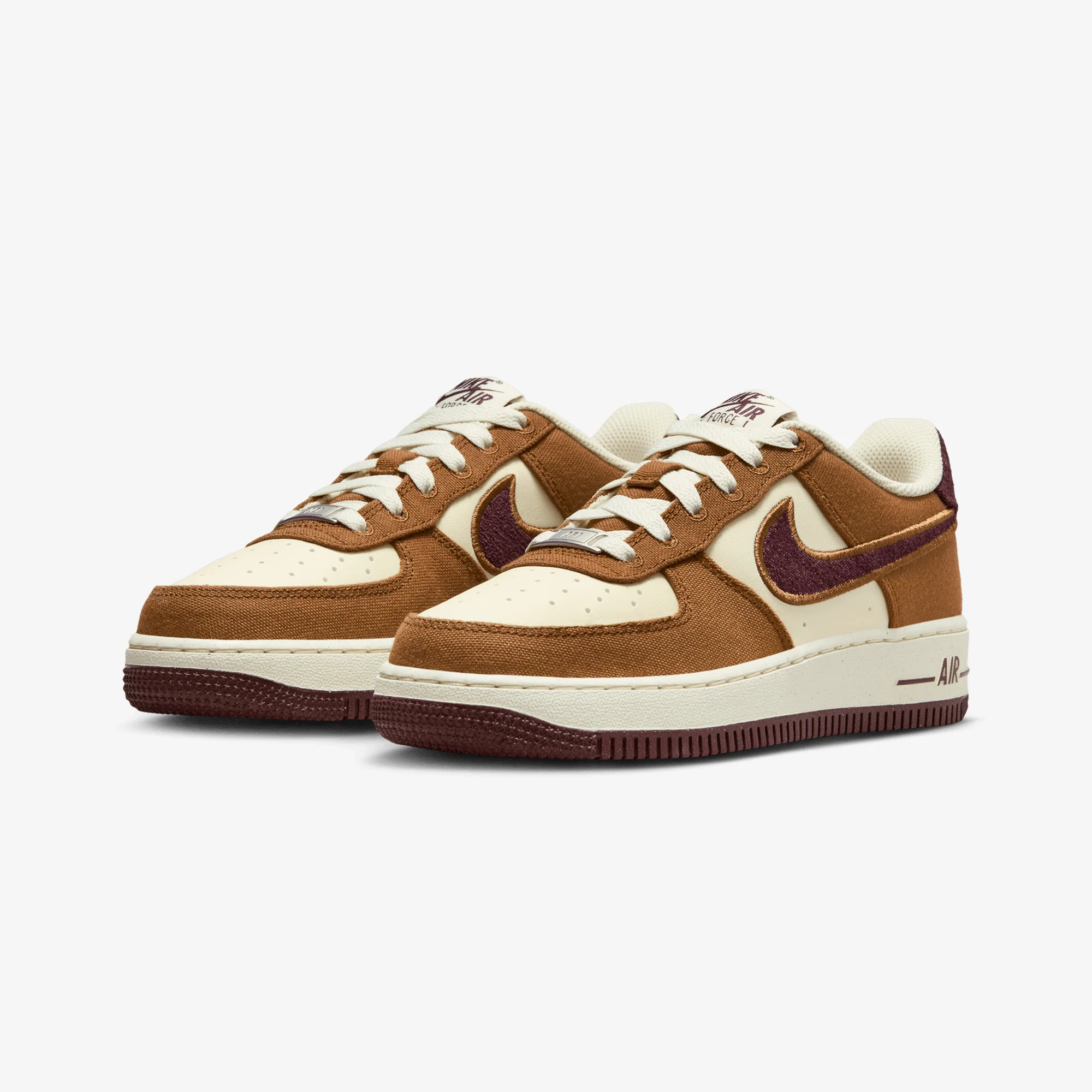 NIKE | AIR FORCE 1 LV8 (GS) { LT BRITISH TAN/BURGUNDY CRUSH - Image 3