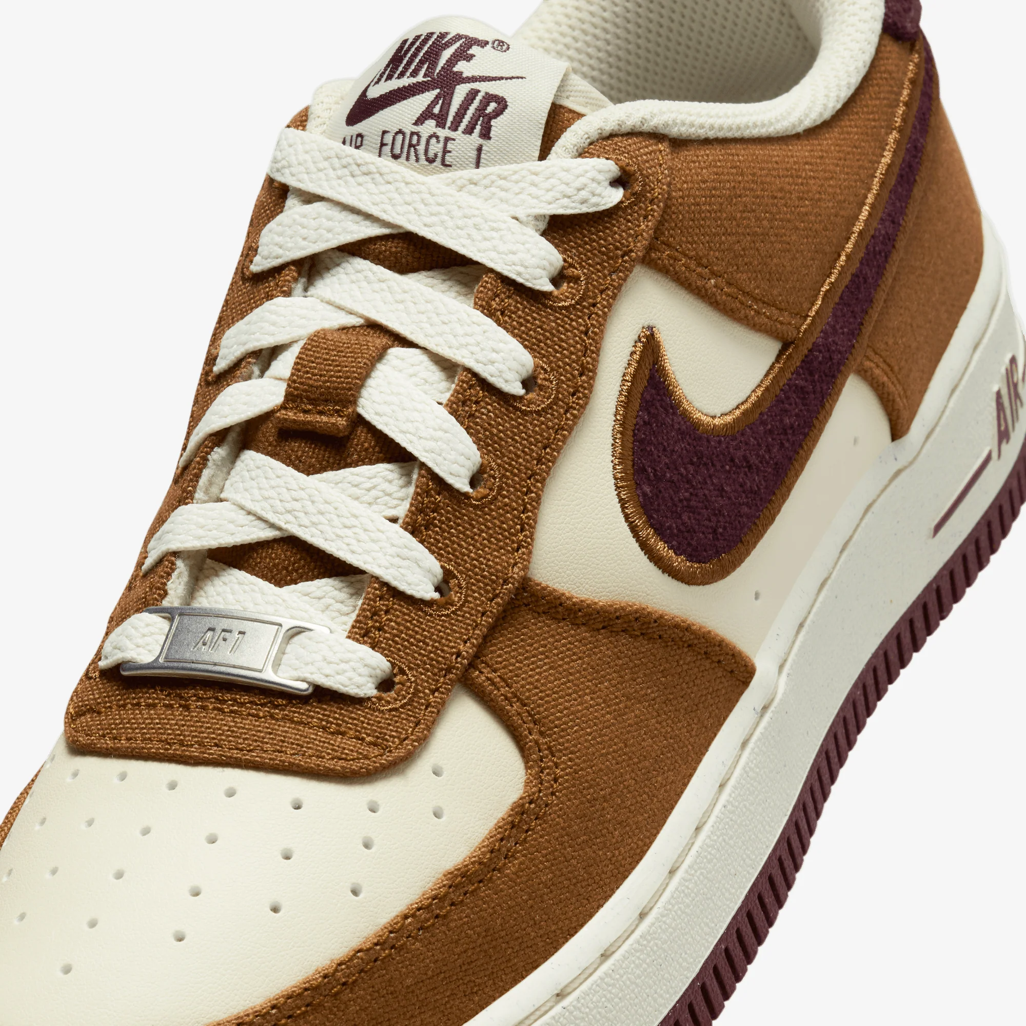 NIKE | AIR FORCE 1 LV8 (GS) { LT BRITISH TAN/BURGUNDY CRUSH - Image 6