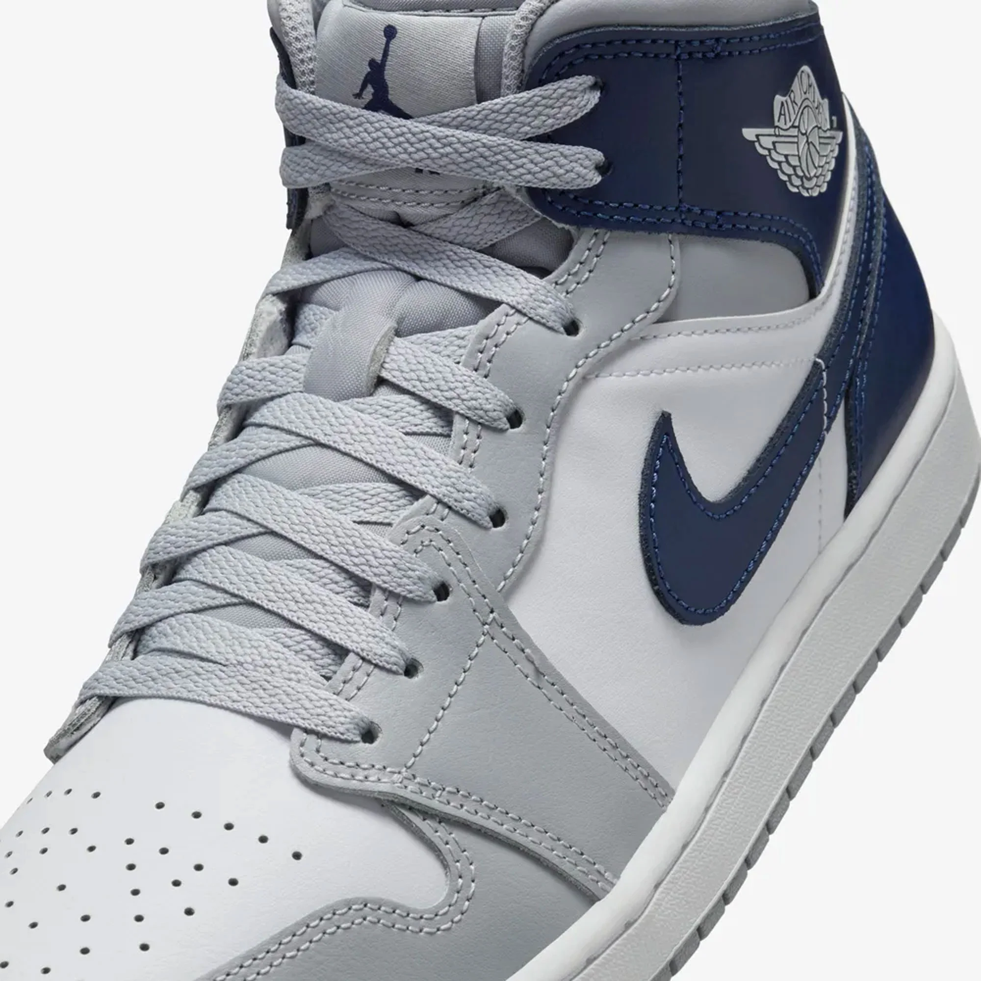 NIKE | AIR JORDAN 1 MID { WHITE/MIDNIGHT NAVY-WOLF GREY - Image 4