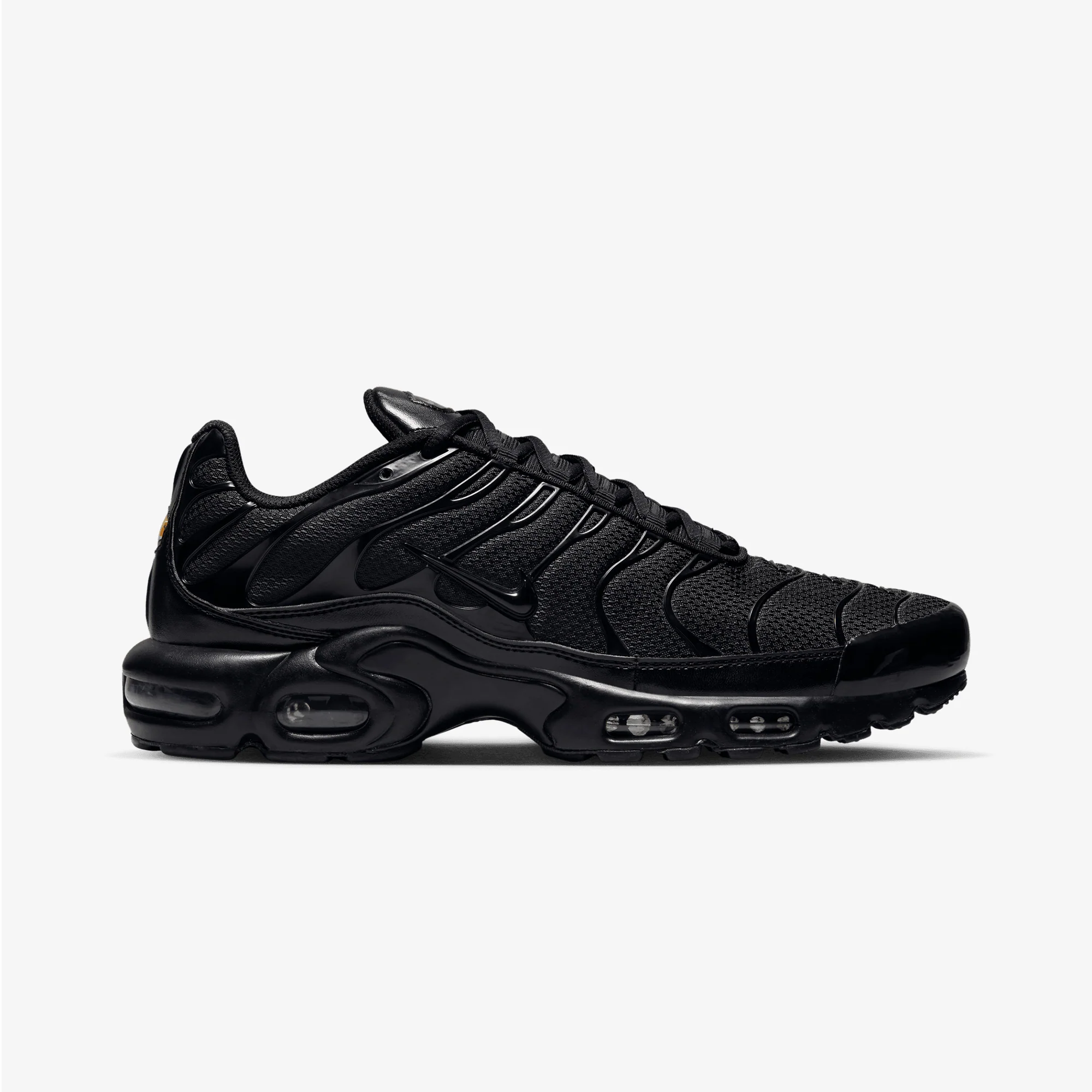 NIKE | AIR MAX PLUS { BLACK/BLACK-BLACK