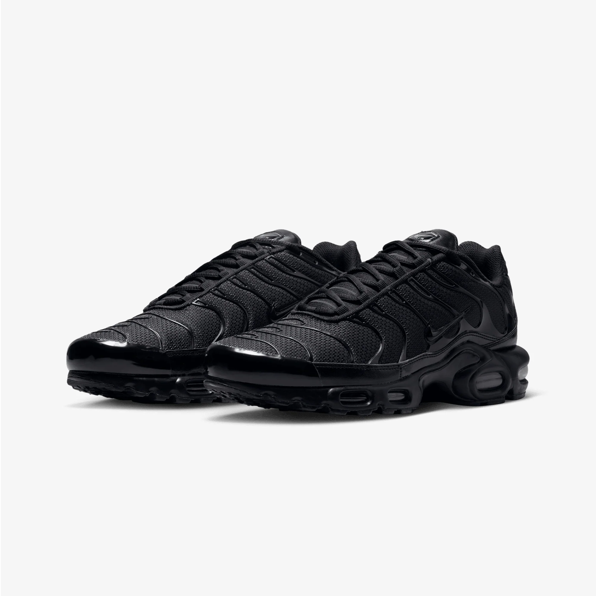 NIKE | AIR MAX PLUS { BLACK/BLACK-BLACK - Image 3