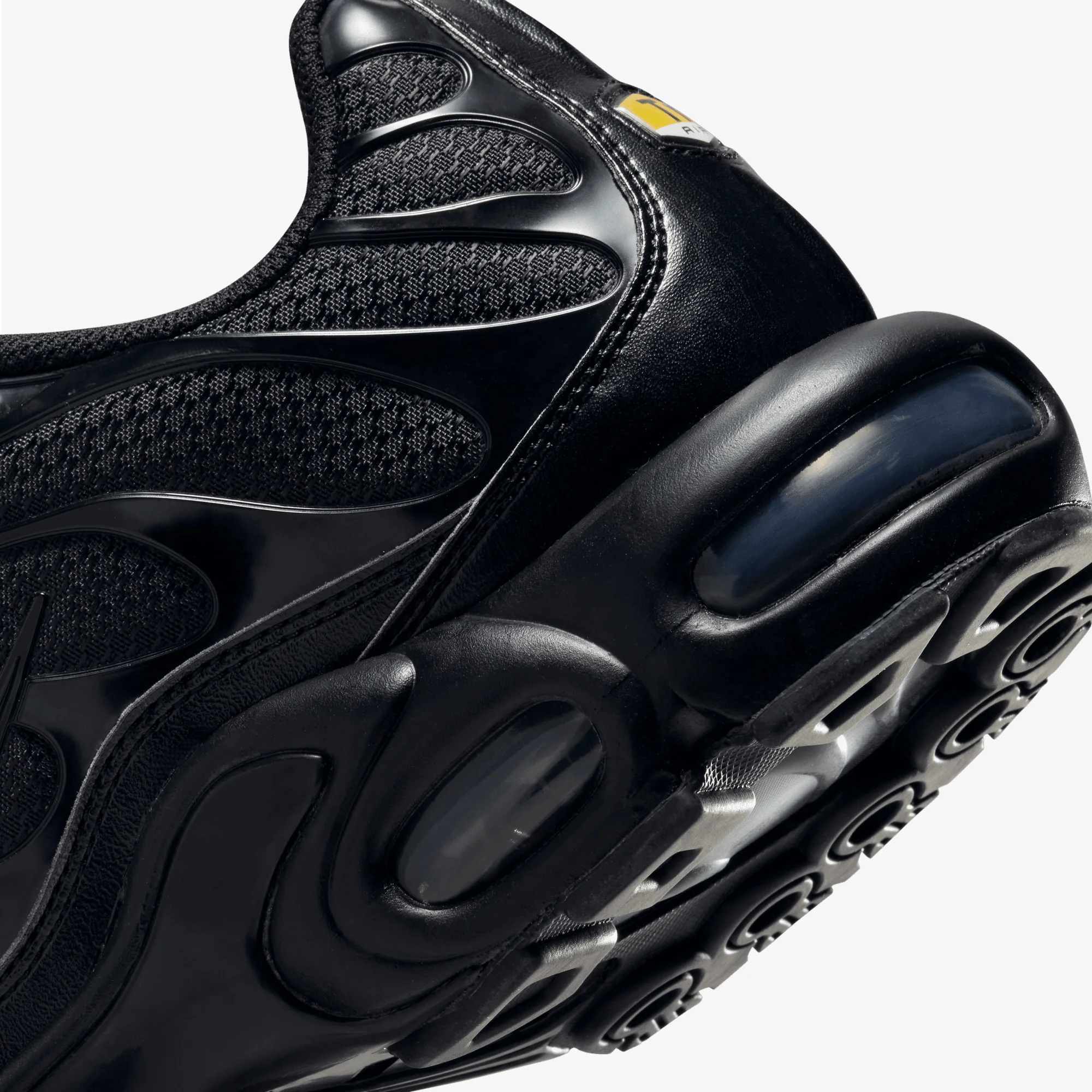 NIKE | AIR MAX PLUS { BLACK/BLACK-BLACK - Image 6