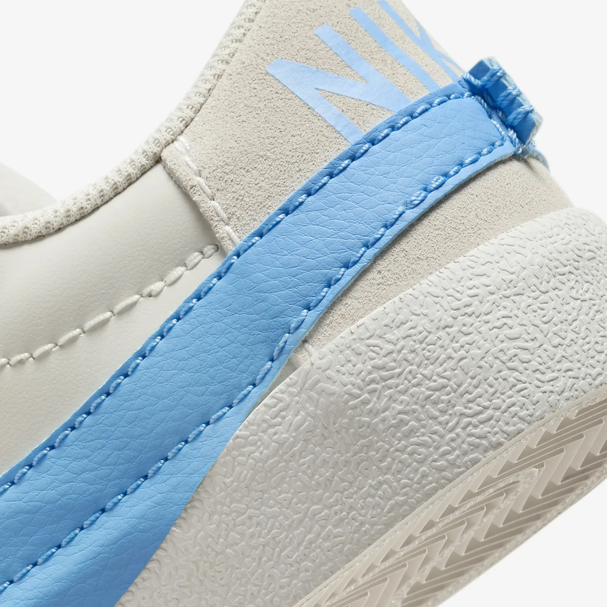 Nike | BLAZER LOW '77 JUMBO { LIGHT BONE/UNIVERSITY BLUE-PHANTOM - Image 5