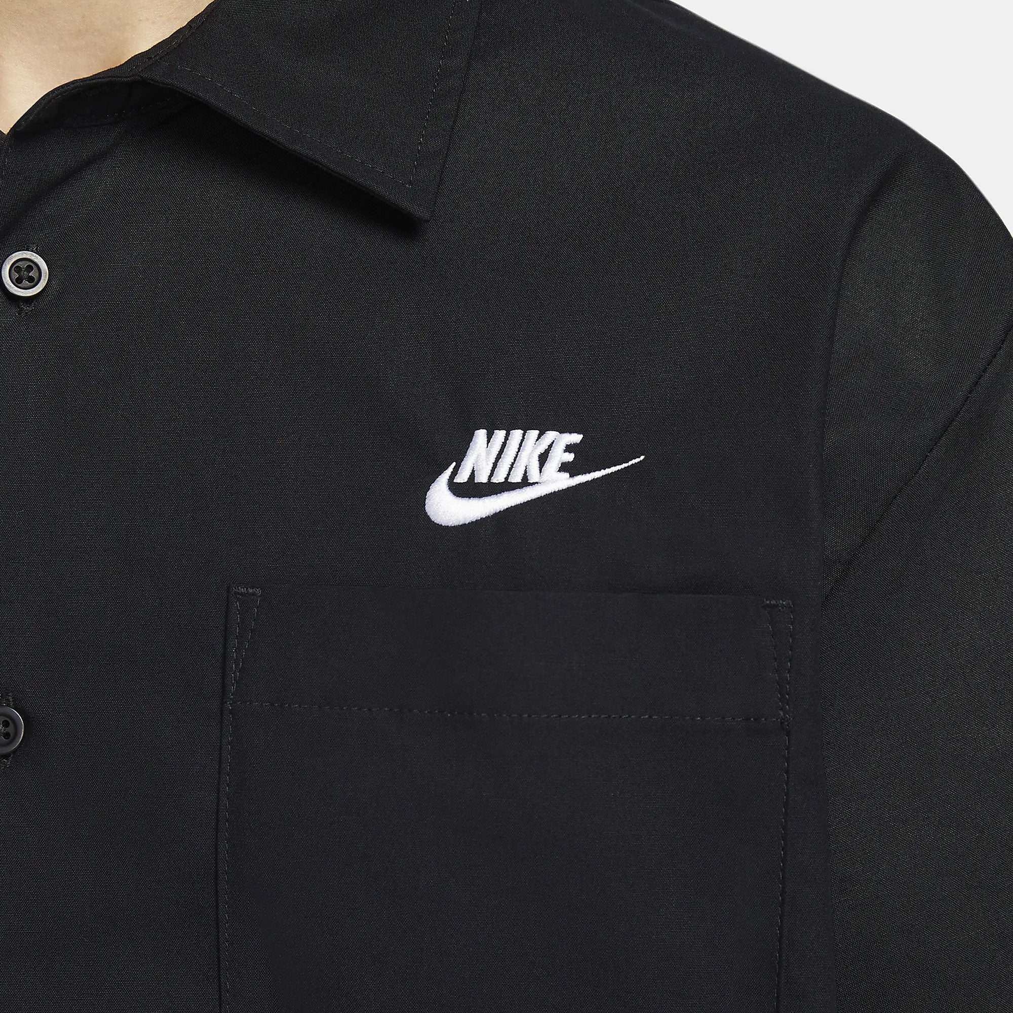 NIKE | CLUB OXFORD BUTTON-UP SHIRT { BLACK/WHITE - Image 3
