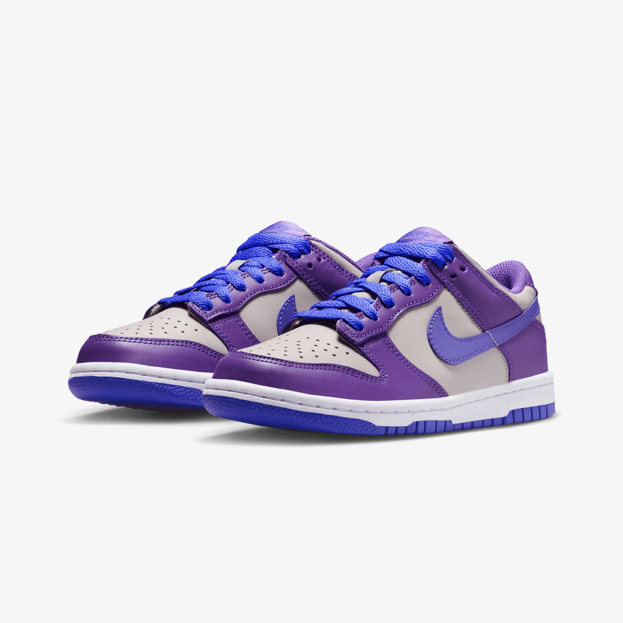Nike | DUNK LOW { COLLEGE GREY/PERSIAN VIOLET-WILD GRAPE - Image 3