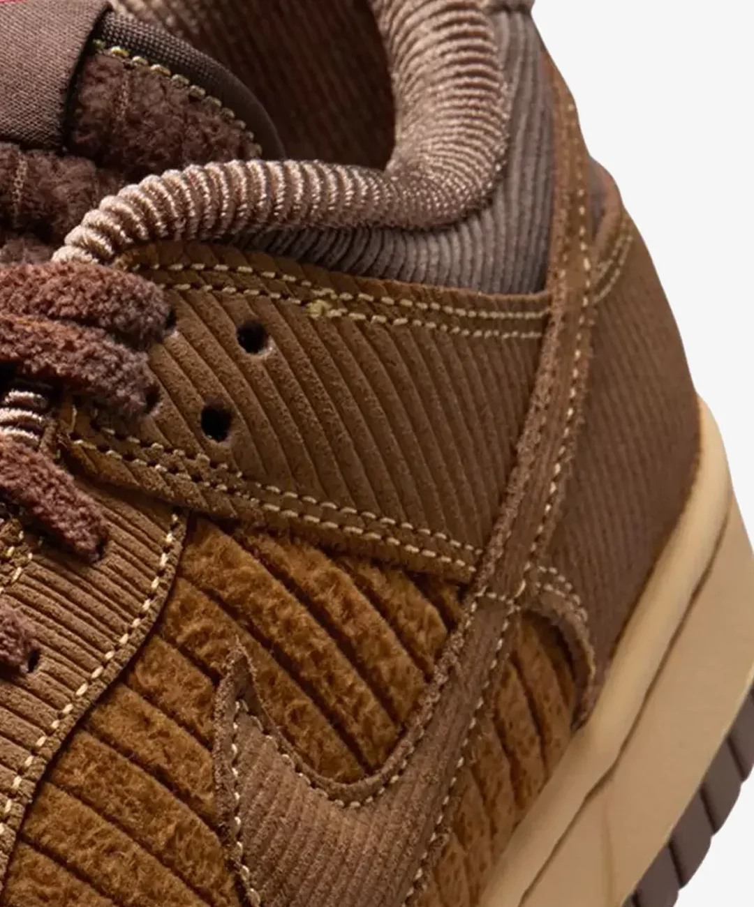 NIKE | DUNK LOW RETRO PREMIUM { LT BRITISH TAN/LT BRITISH TAN - Image 5