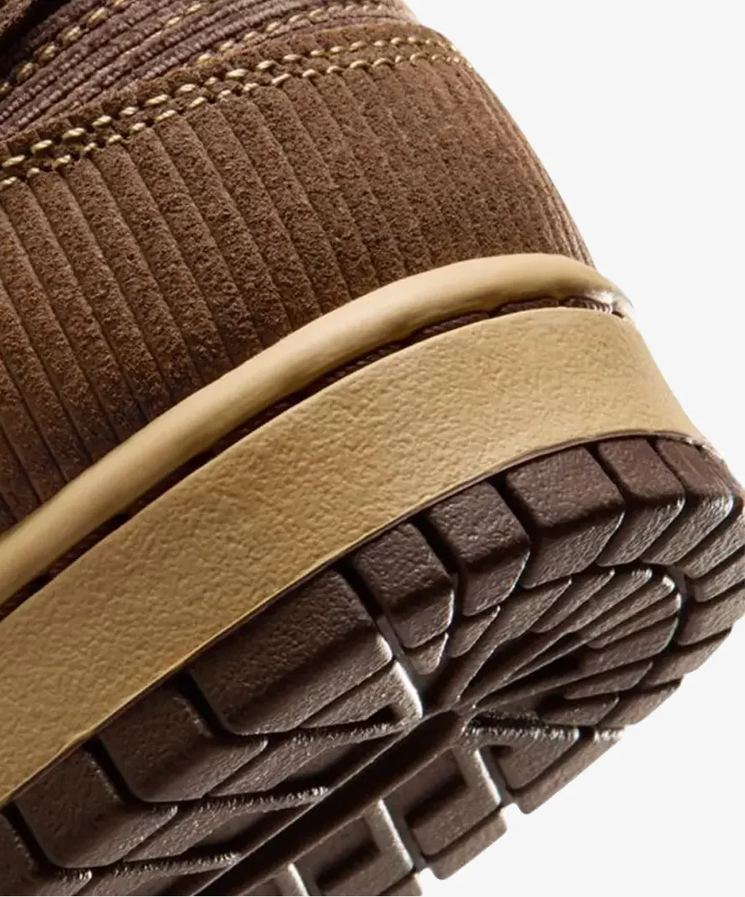 NIKE | DUNK LOW RETRO PREMIUM { LT BRITISH TAN/LT BRITISH TAN - Image 6
