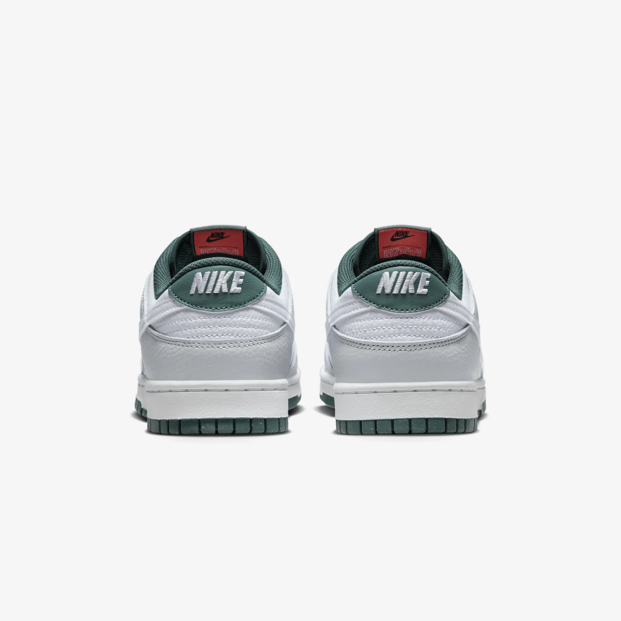 NIKE | DUNK LOW RETRO SE { PHOTON DUST/WHITE-VINTAGE GREEN - Image 4
