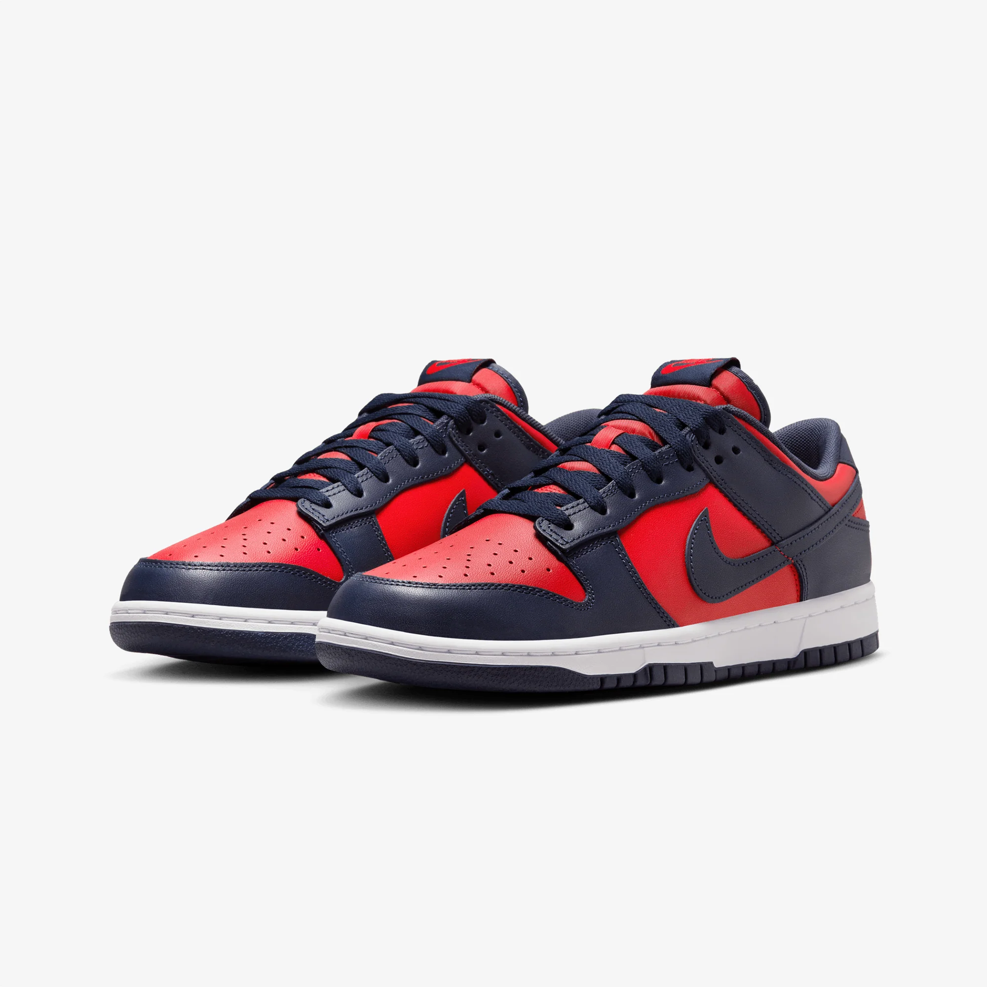 NIKE | DUNK LOW RETRO { UNIVERSITY RED/OBSIDIAN-WHITE - Image 3