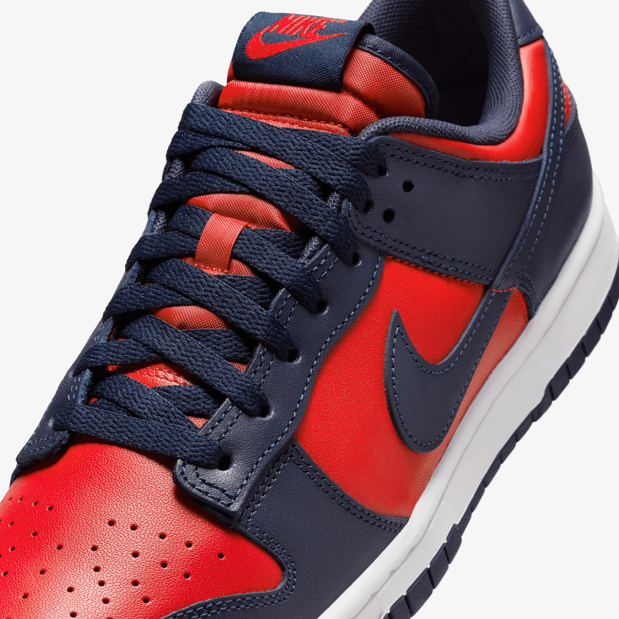 NIKE | DUNK LOW RETRO { UNIVERSITY RED/OBSIDIAN-WHITE - Image 5