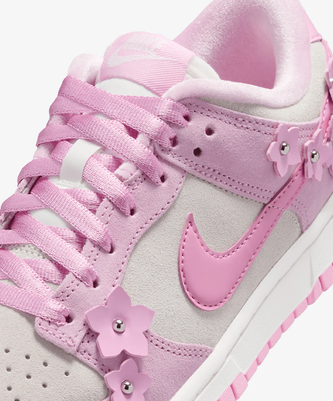 NIKE | DUNK LOW SE { PINK RISE/PINK RISE-SAIL - Image 5