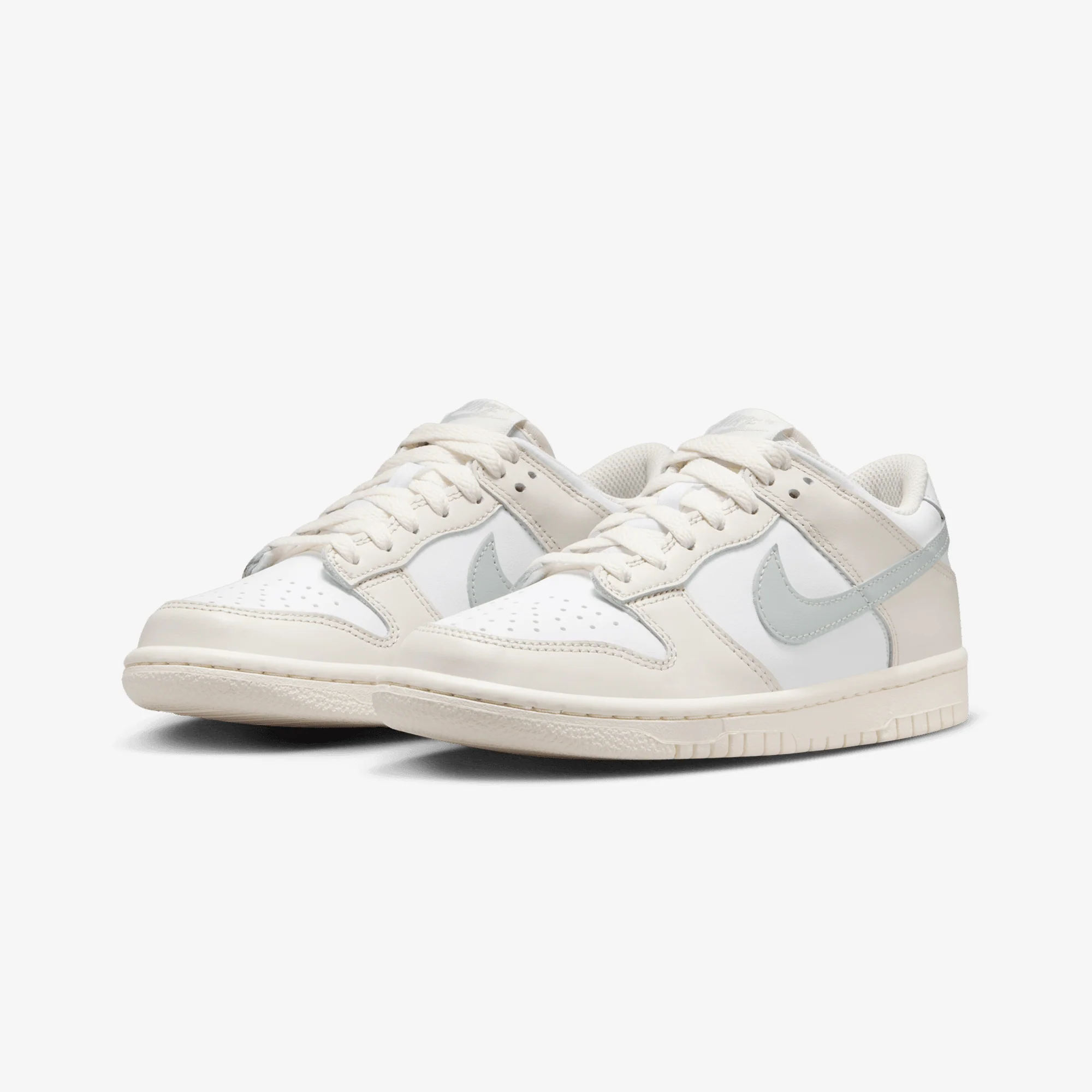 Nike | DUNK LOW { WHITE/LIGHT SILVER-PHANTOM - Image 3