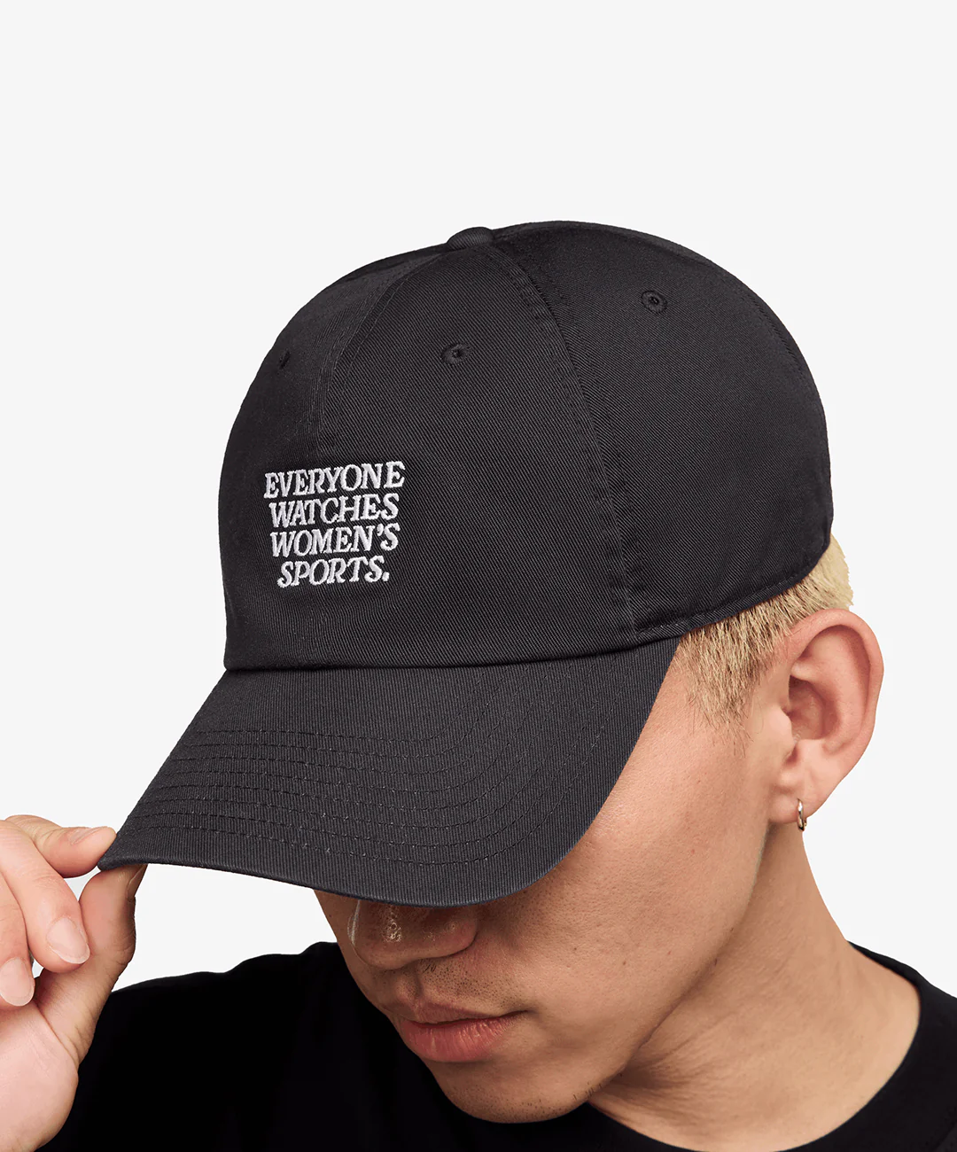 NIKE | EVERYONE WATCHES SPORTS™ { OFF NOIR