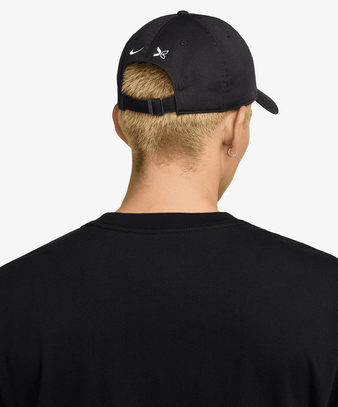 NIKE | EVERYONE WATCHES SPORTS™ { OFF NOIR - Image 2