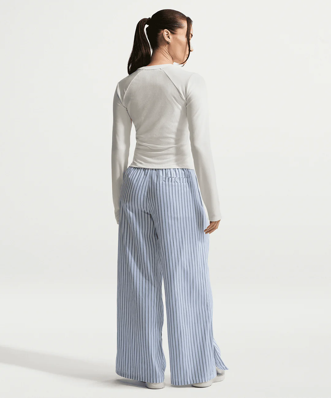 NIKE | LOOSE MID-RISE WOVEN STRIPED PANTS { MYSTIC NAVY/HYDROGEN BLUE/SUMMIT WHITE - Image 4