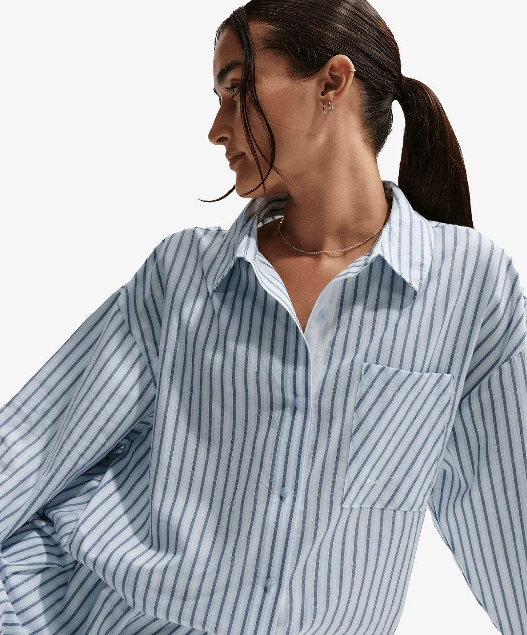 NIKE| SPORTSWEAR CHILL POPLIN OVERSIZED WOVEN LONG-SLEEVE STRIPED { MYSTIC NAVY/HYDROGEN BLUE/SUMMIT WHITE - Image 2