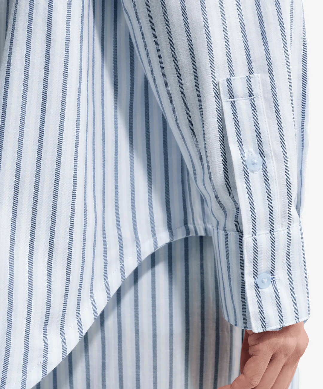 NIKE| SPORTSWEAR CHILL POPLIN OVERSIZED WOVEN LONG-SLEEVE STRIPED { MYSTIC NAVY/HYDROGEN BLUE/SUMMIT WHITE - Image 3