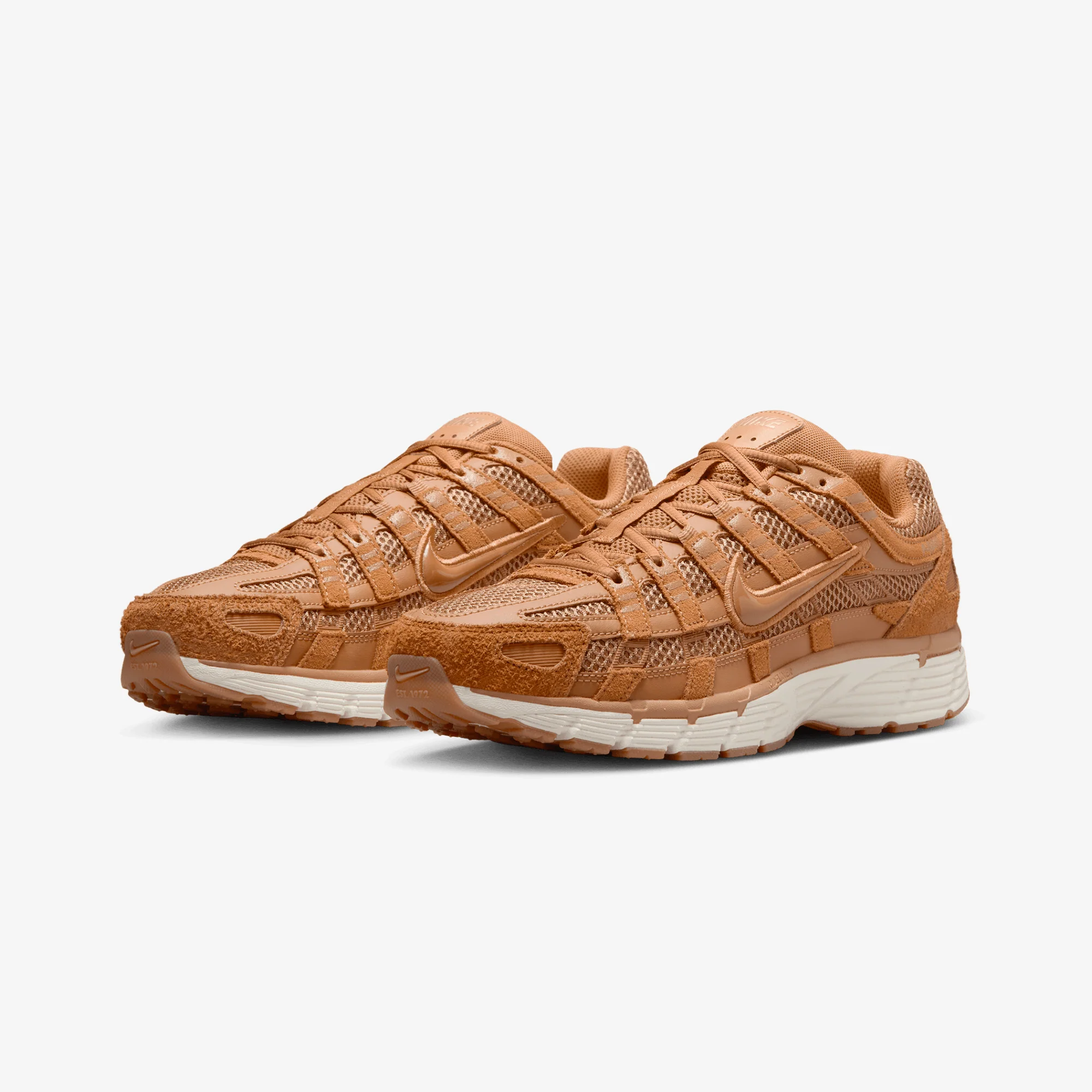 NIKE | P-6000 { FLAX/FLAX-METALLIC GOLD-SAIL - Image 3