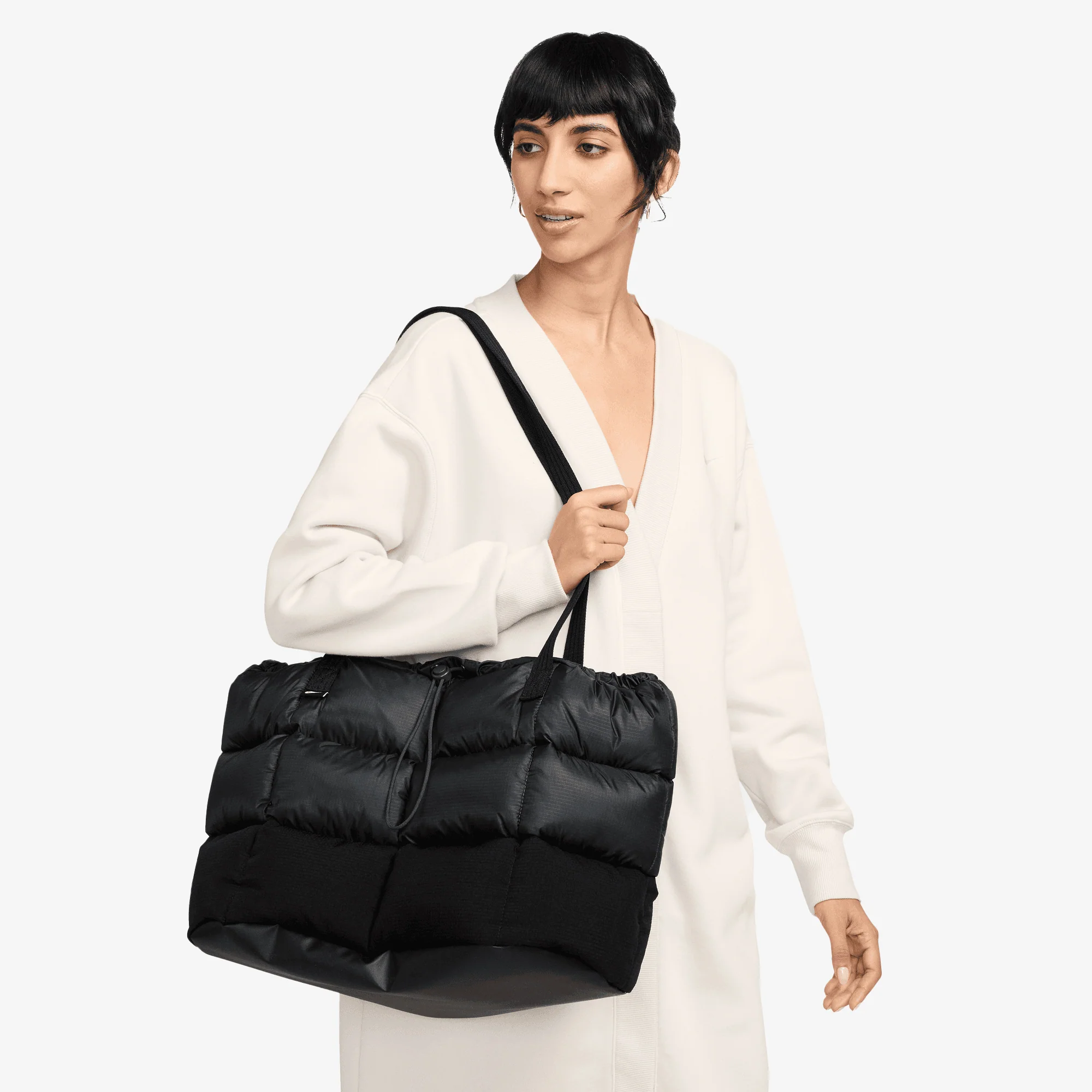 NIKE | PUFFLE TOTE BAG (24L) { BLACK - Image 6