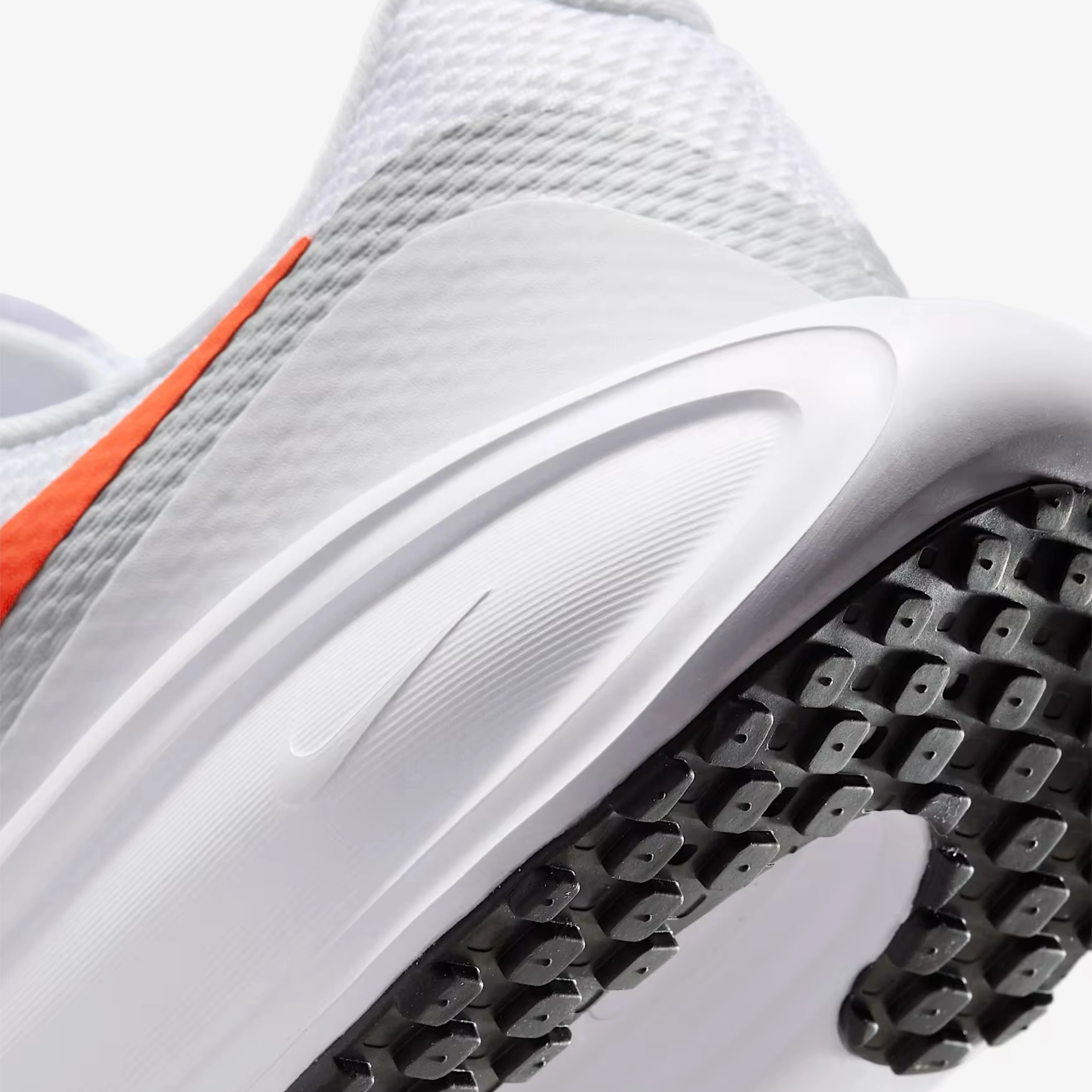 Nike | REVOLUTION 8 { WHITE/BRIGHT CRIMSON-PURE PLATINUM-BLACK - Image 5