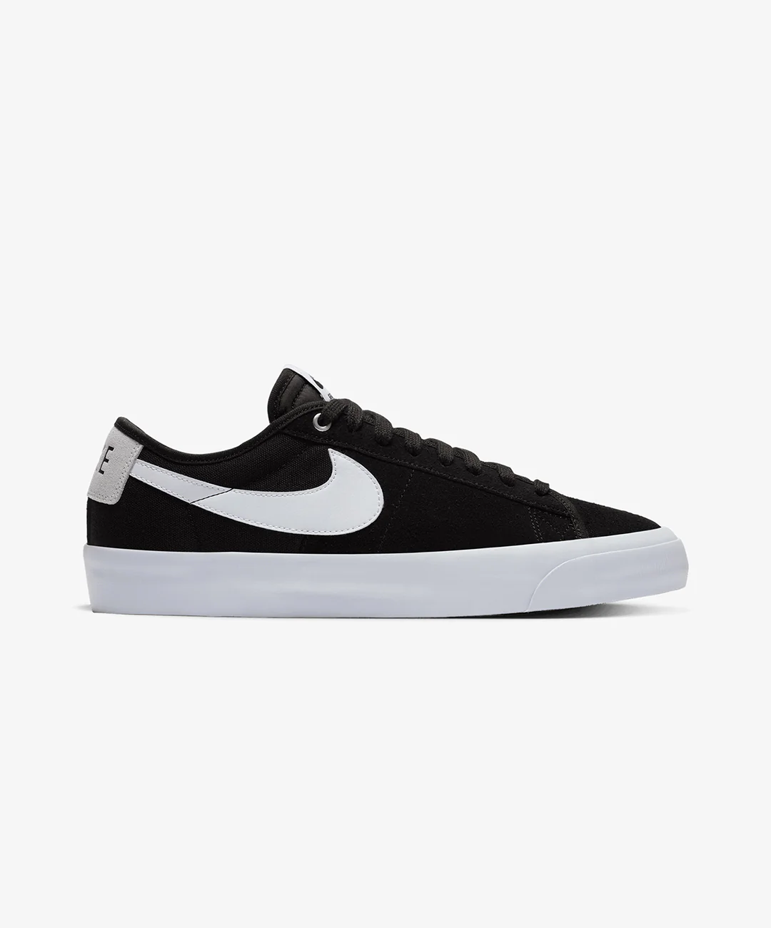 Nike | SB ZOOM BLAZER LOW PRO GT { BLACK/WHITE-BLACK-GUM LIGHT BROWN