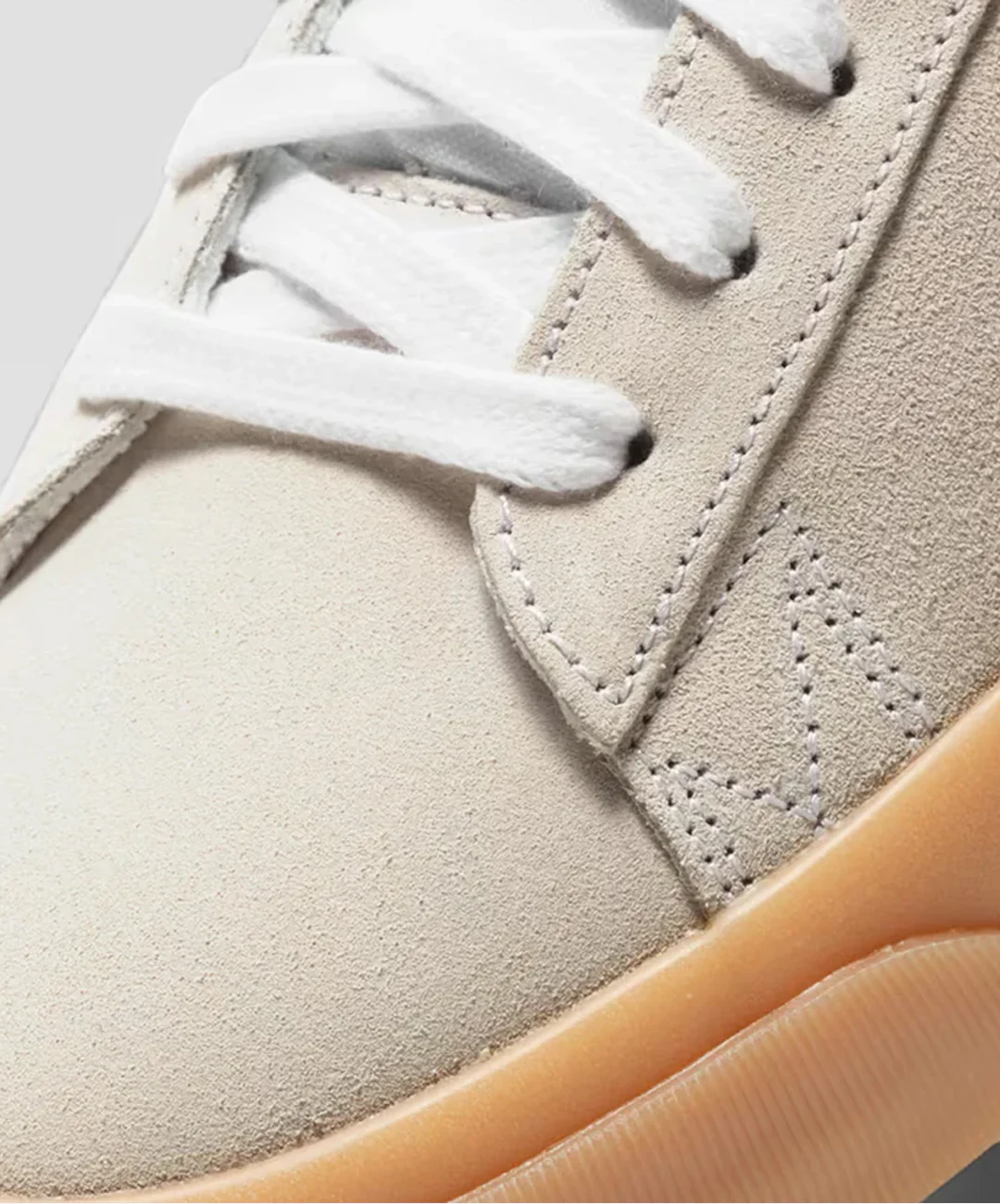 Nike | SB ZOOM BLAZER LOW PRO GT { WHITE/BLACK-WHITE-WHITE - Image 4
