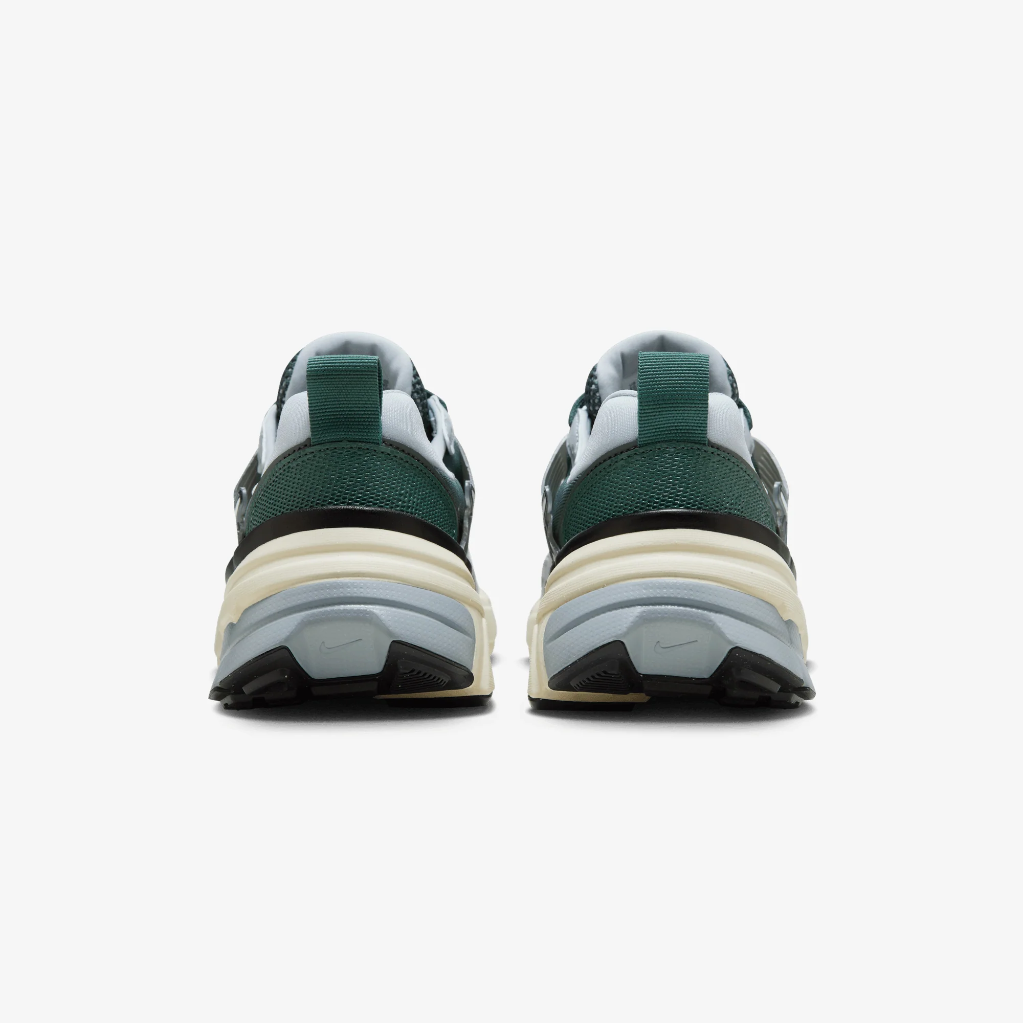 Nike | V2K RUN { VINTAGE GREEN/VINTAGE GREEN - Image 4