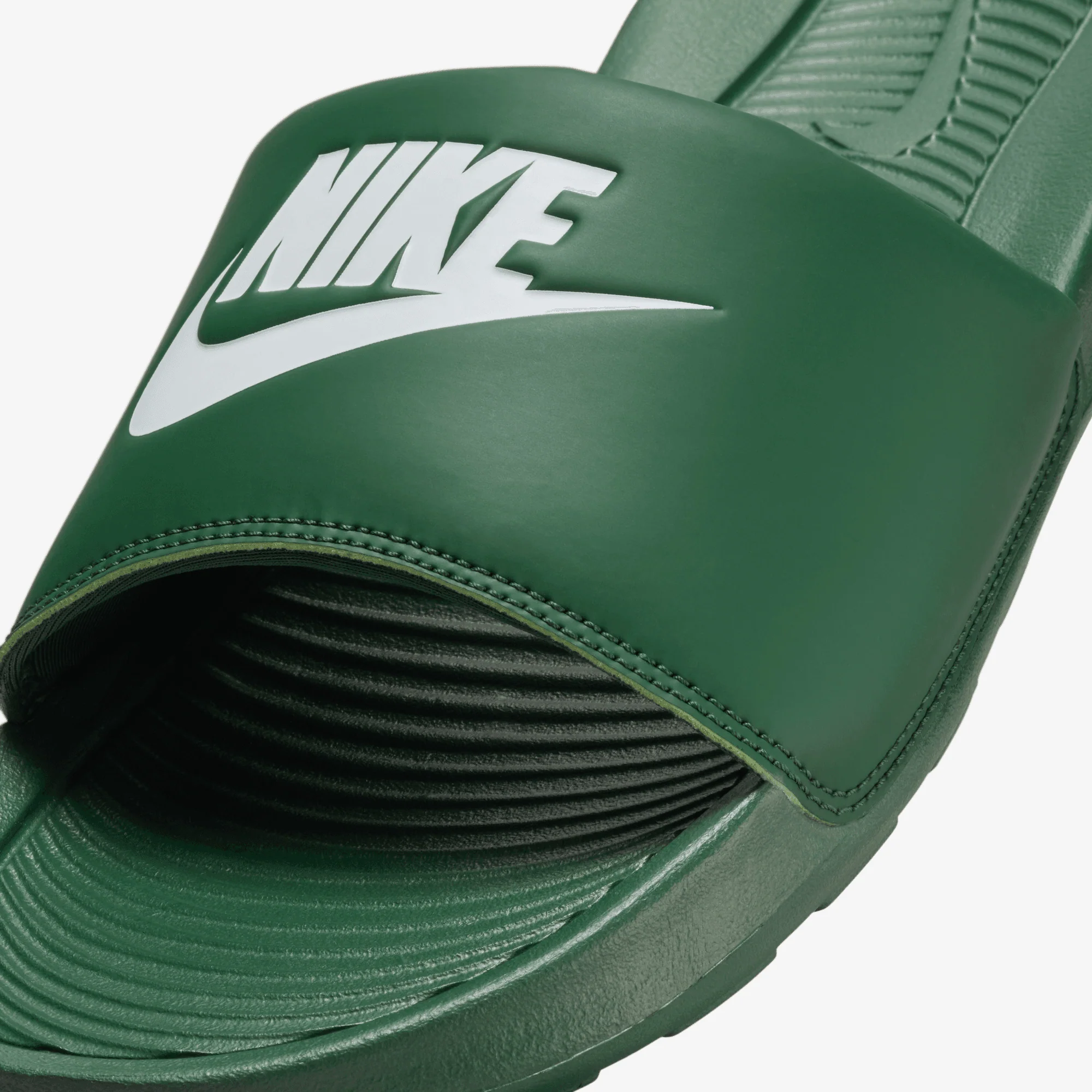 NIKE | VICTORI ONE { FIR/WHITE-FIR - Image 4