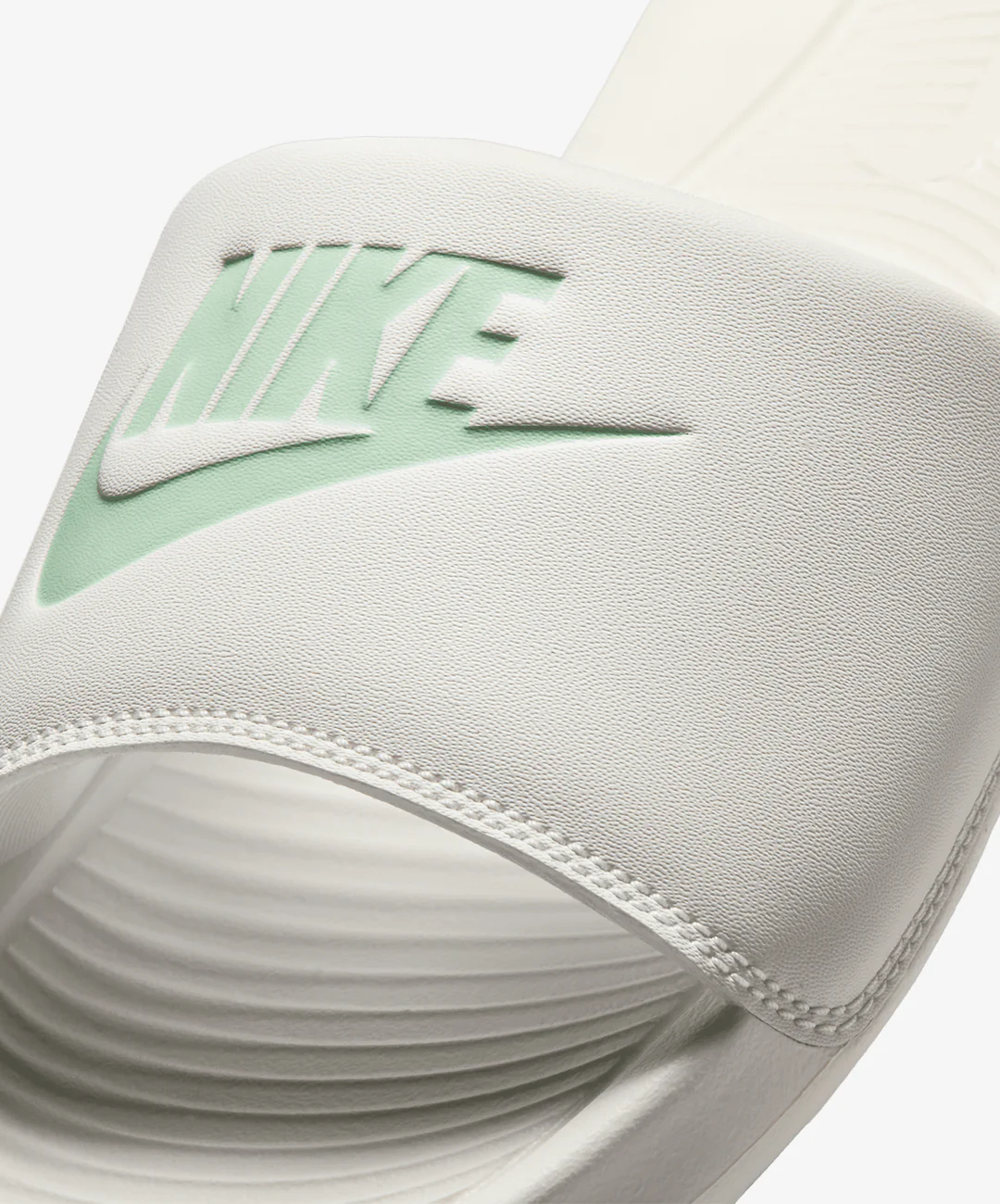 NIKE | VICTORI ONE { SAIL/CUCUMBER CALM - Image 4