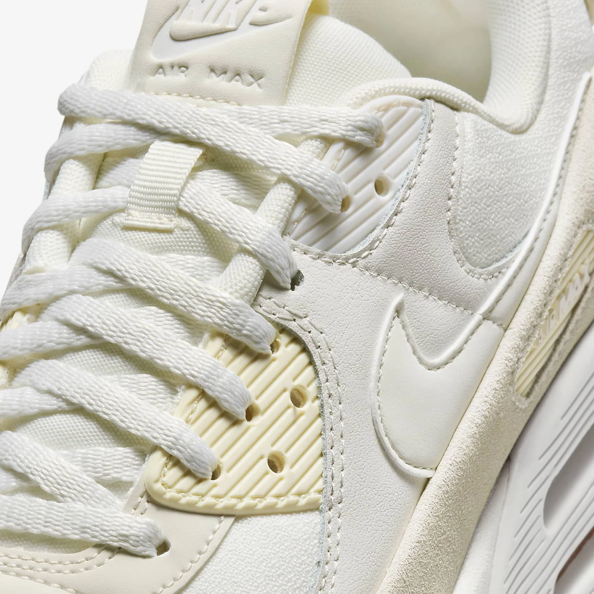 NIKE | AIR MAX 90 LV8 { SAIL/SAIL-PHANTOM-LT OREWOOD BRN - Image 4