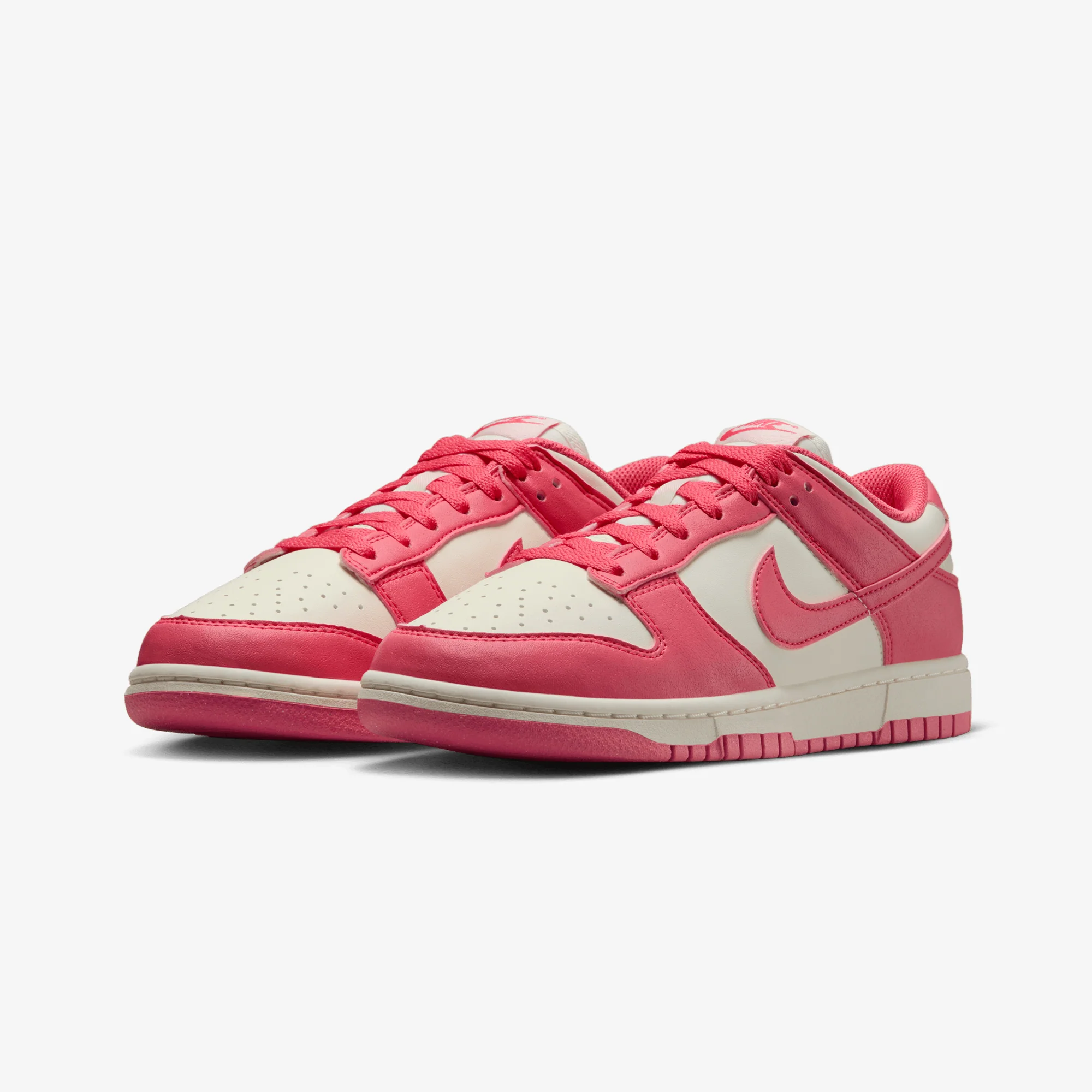 NIKE | DUNK LOW { ASTER PINK/ASTER PINK-SAIL - Image 3