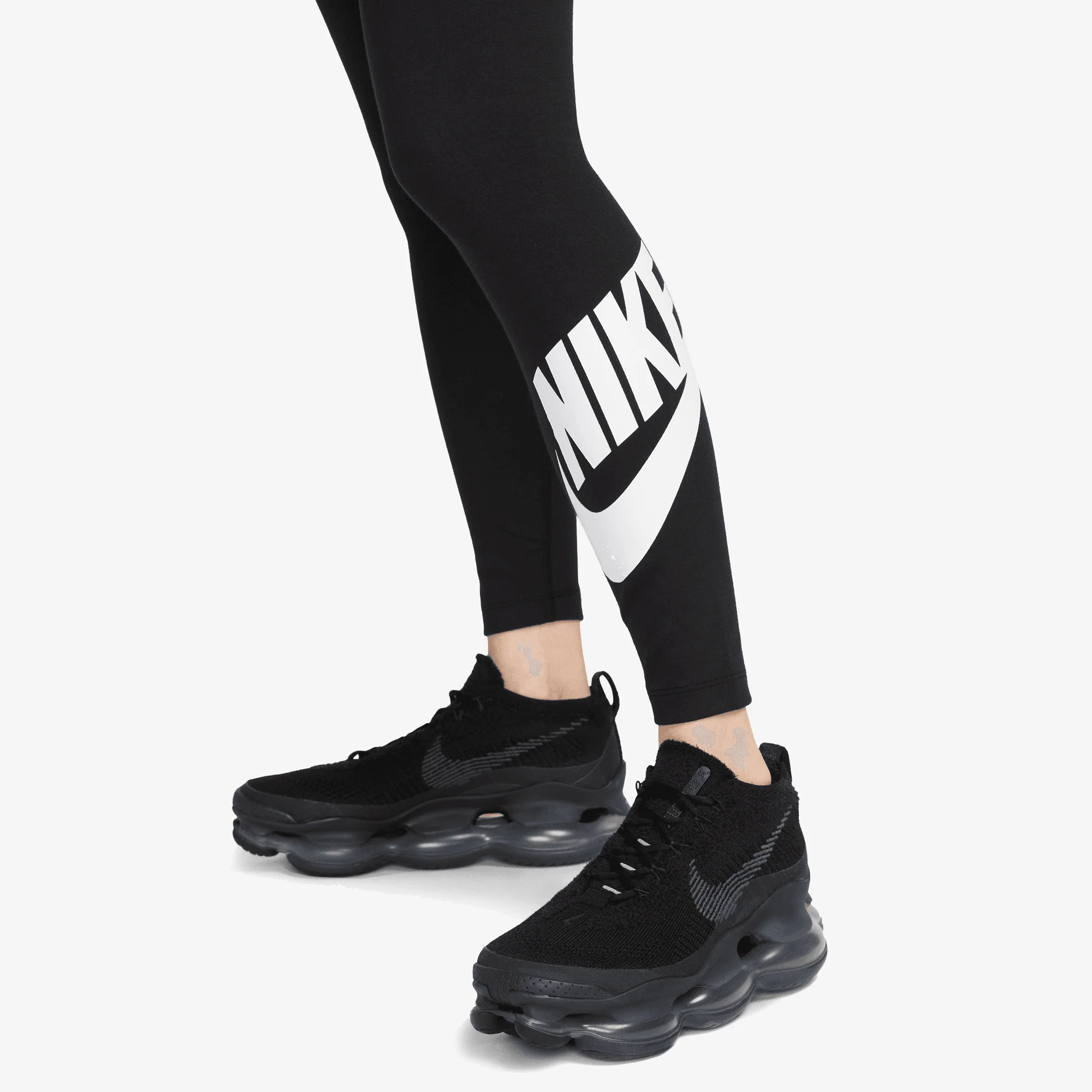 NIKE | SPORTSWEAR CLASSICS { BLACK/WHITE - Image 3