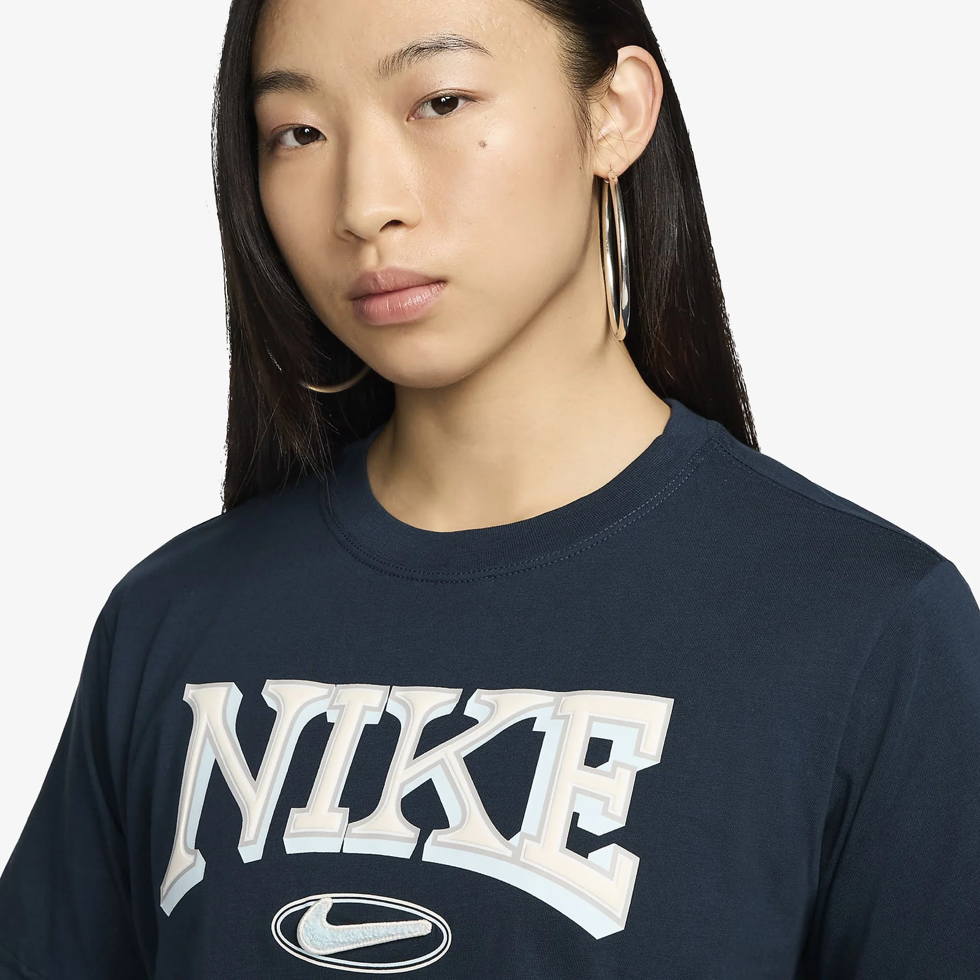 NIKE | SPORTSWEAR LOOSE SHORT-SLEEVE CROPPED T-SHIRT { BLUE - Image 3