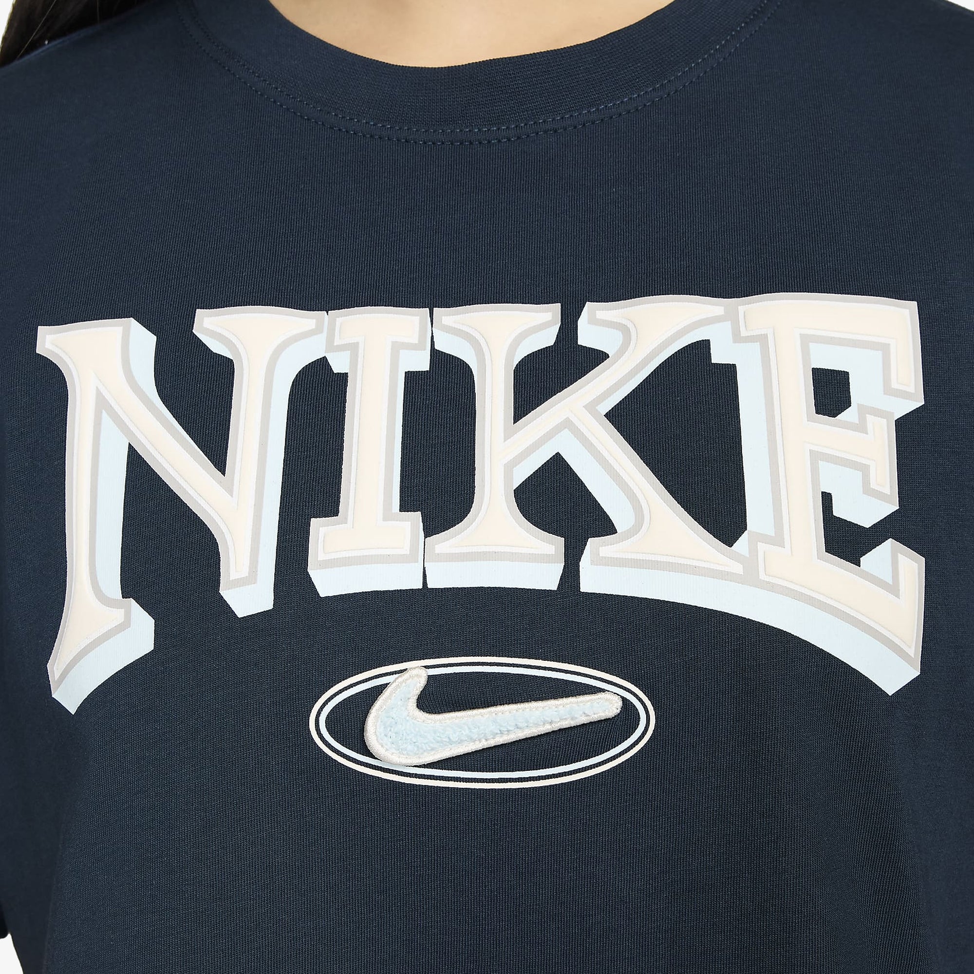 NIKE | SPORTSWEAR LOOSE SHORT-SLEEVE CROPPED T-SHIRT { BLUE - Image 4