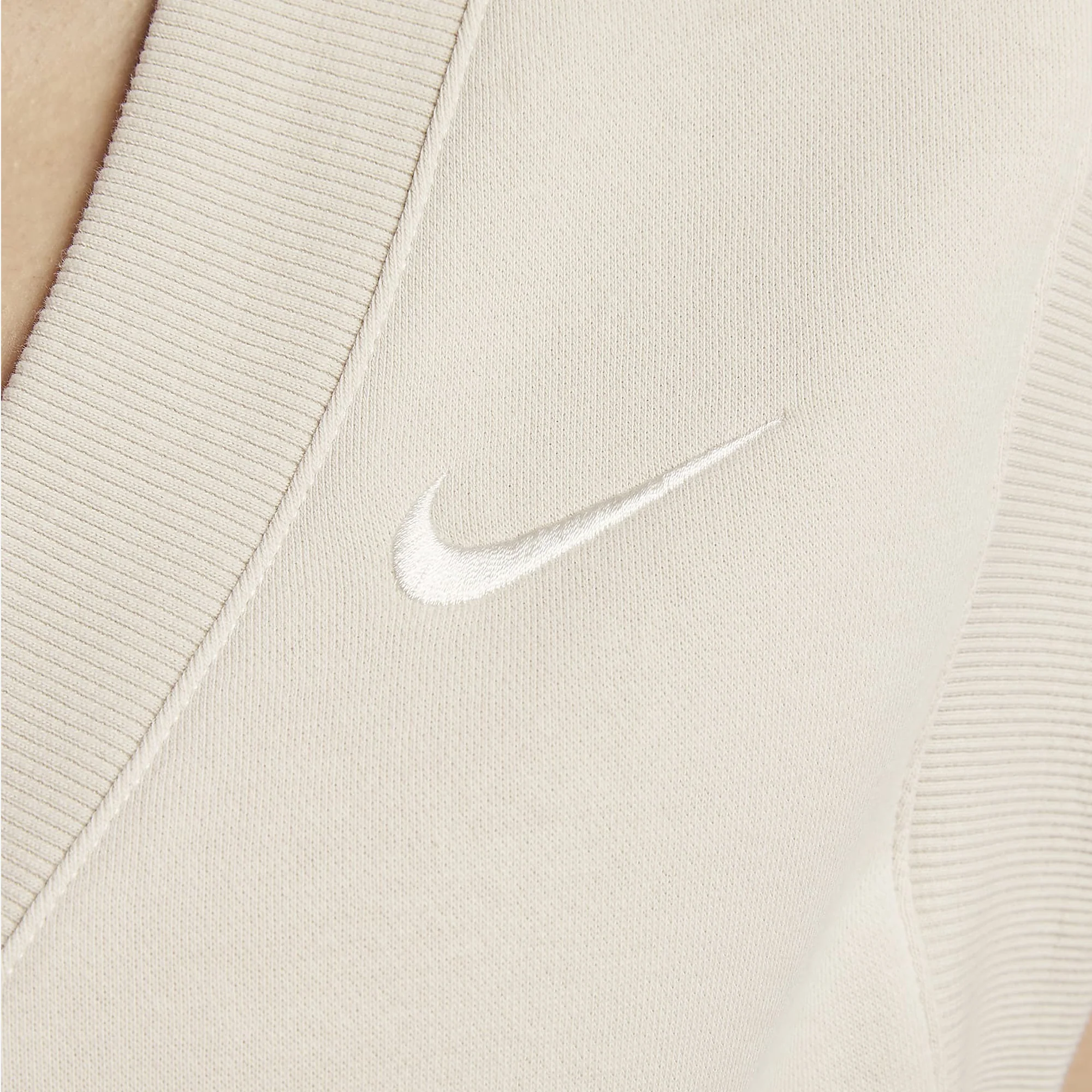 NIKE | SPORTSWEAR PHOENIX FLEECE { LT OREWOOD BRN/SAIL - Image 6