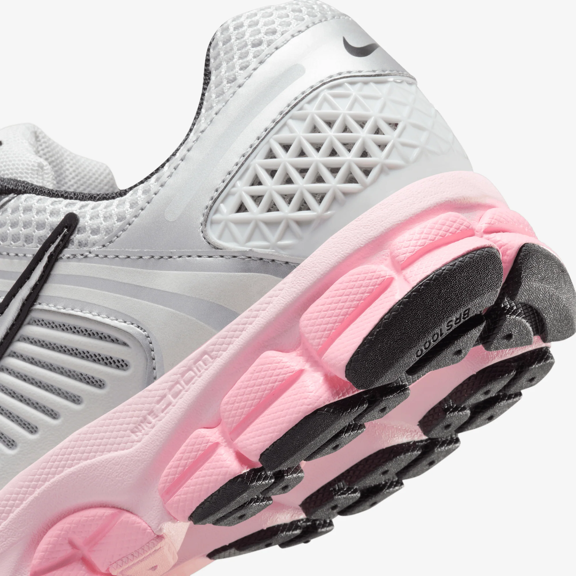 Nike | ZOOM VOMERO 5 { PHOTON DUST/METALLIC SILVER-PINK FOAM - Image 6
