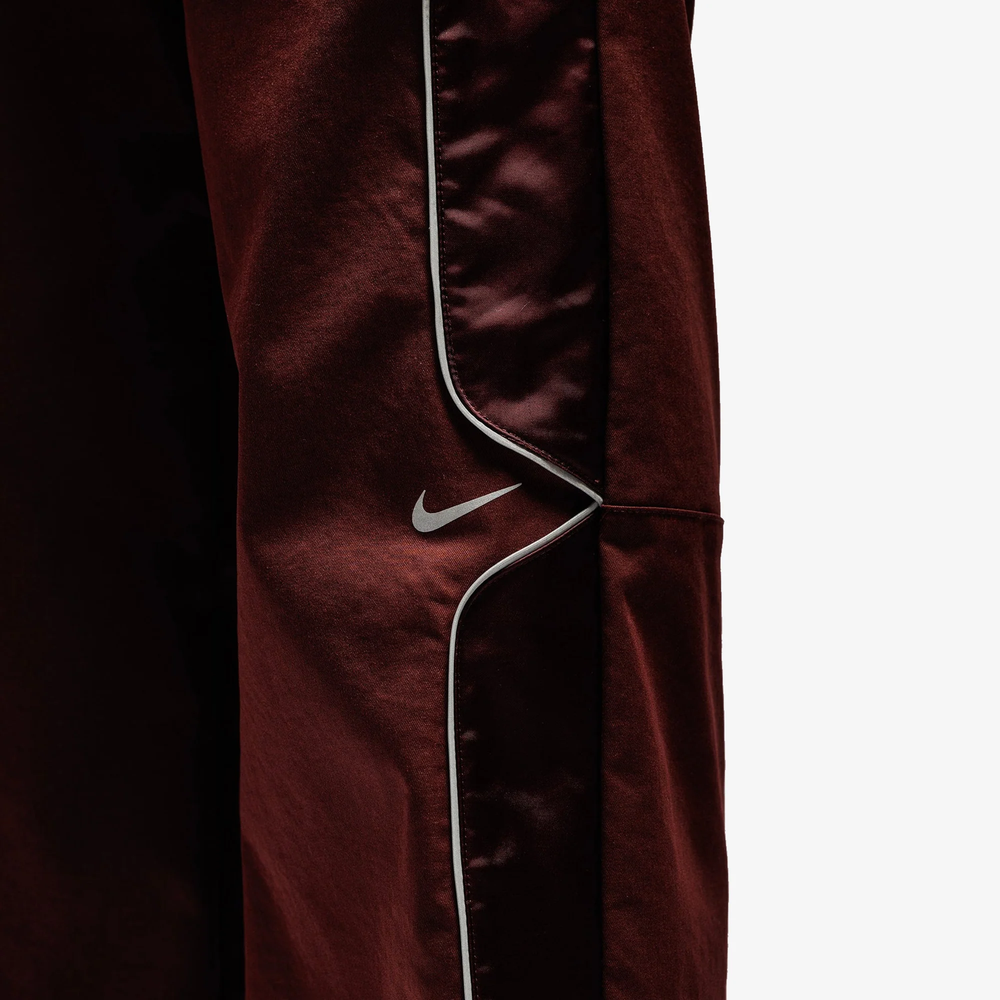 NIKE | WOVEN PANTS { BURGUNDY CRUSH/BURGUNDY CRUSH - Image 3