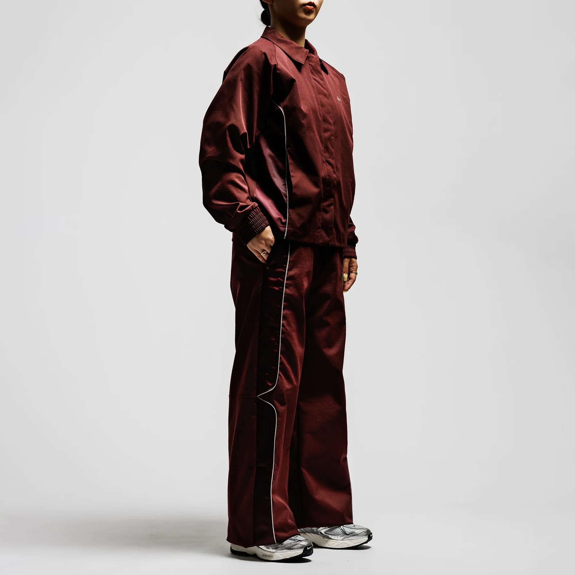 NIKE | WOVEN PANTS { BURGUNDY CRUSH/BURGUNDY CRUSH - Image 5