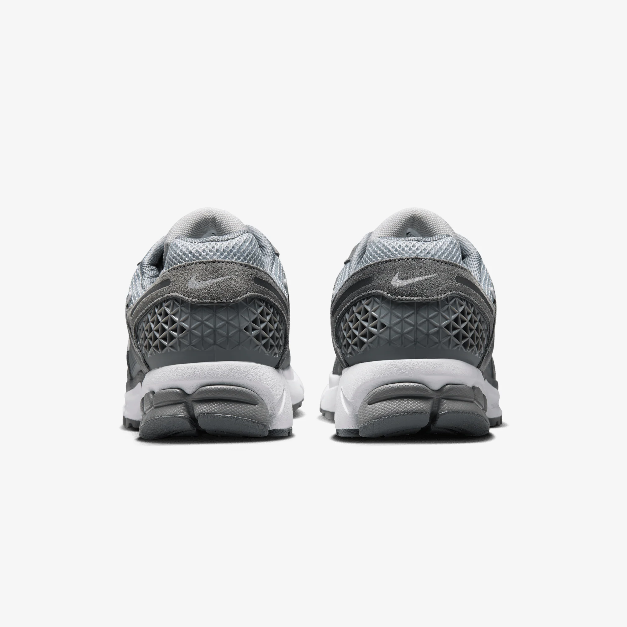 NIKE | ZOOM VOMERO 5 { COOL GREY/WHITE-WOLF GREY - Image 4