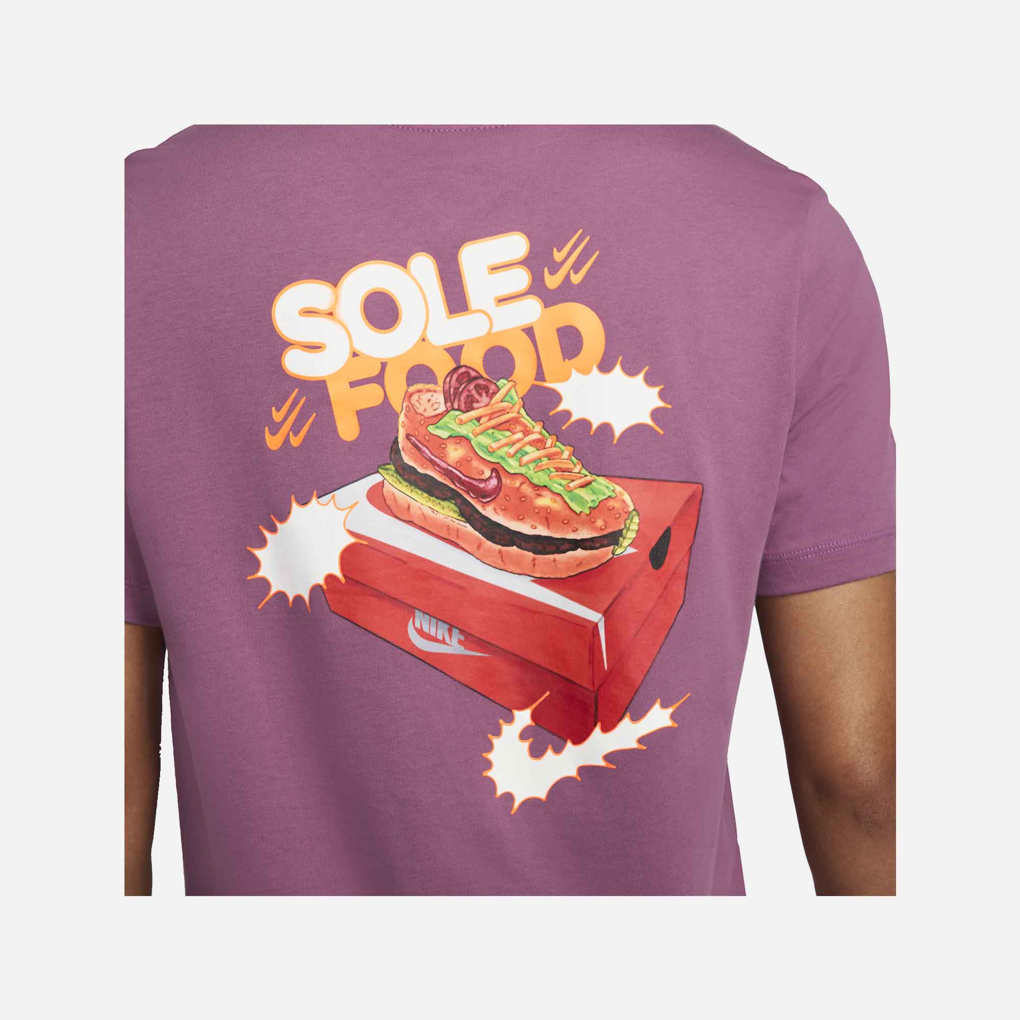 Nike | NSW T-SHIRT { LIGHT BORDEAUX - Image 3