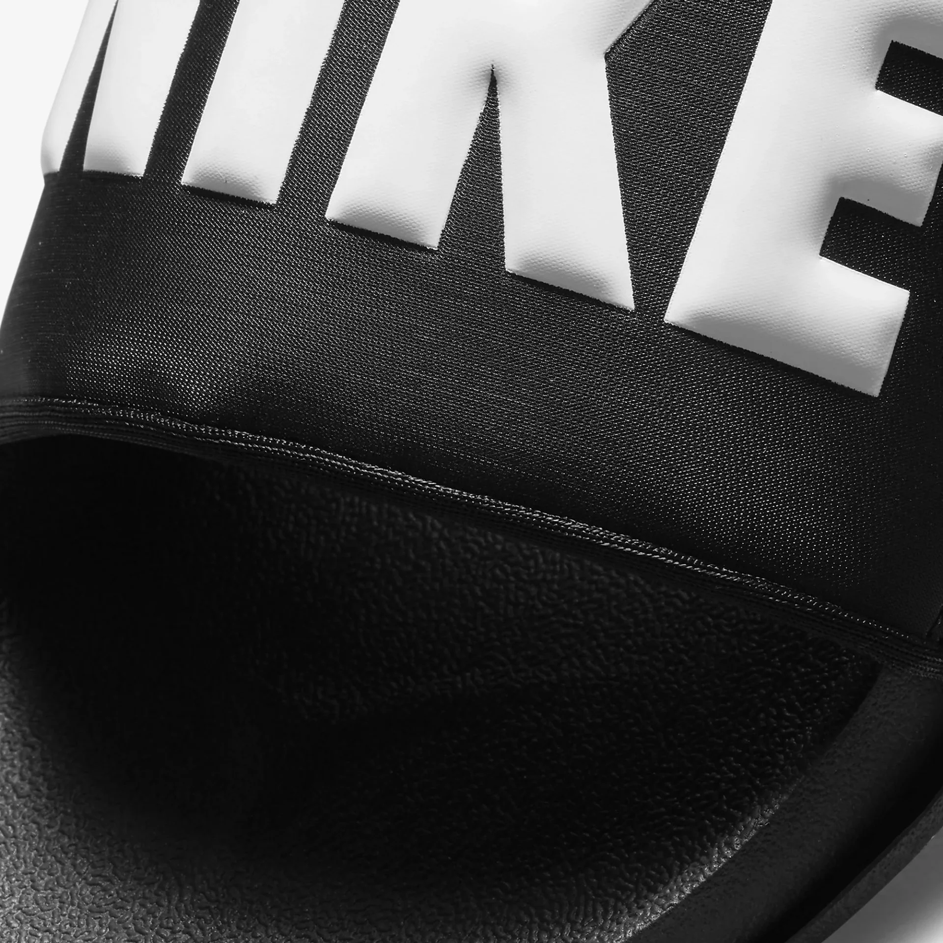 Nike | OFFCOURT SLIDES { BLACK - Image 4