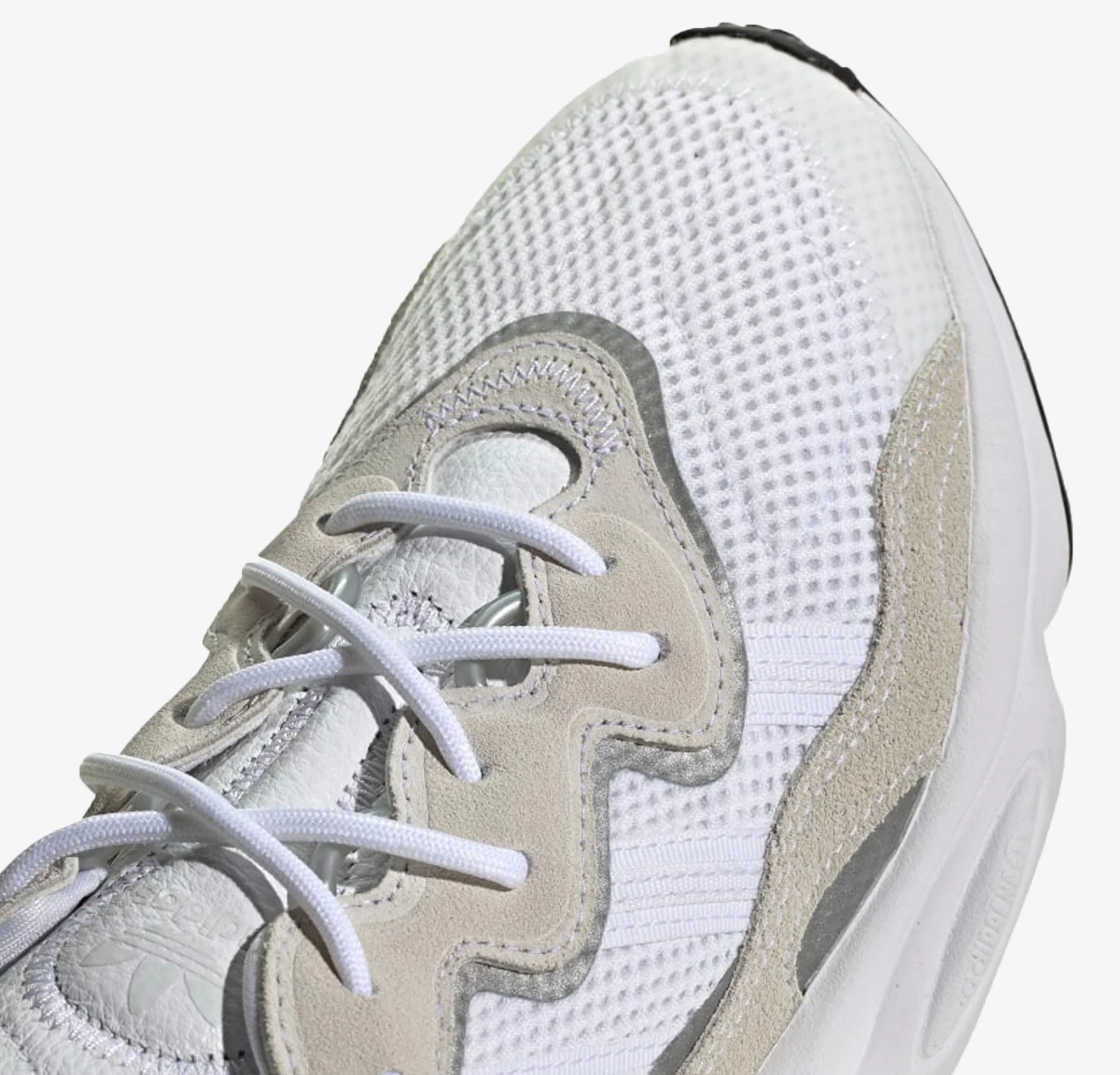 Adidas Originals | OZWEEGO { CLOUD WHITE/ CORE BLACK - Image 5