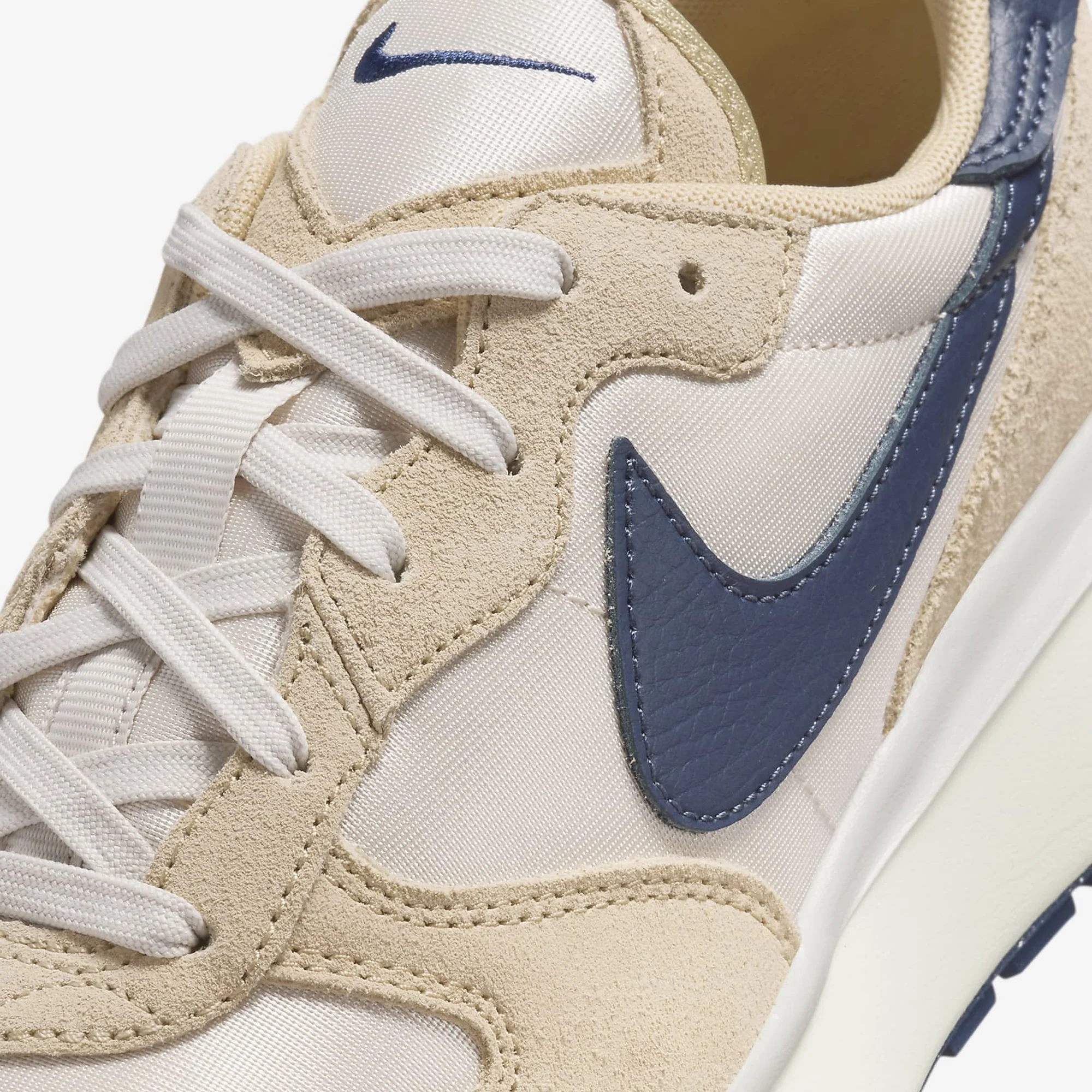 Nike | PHOENIX WAFFLE { LT OREWOOD BRN/MIDNIGHT NAVY-TEAM GOLD - Image 4