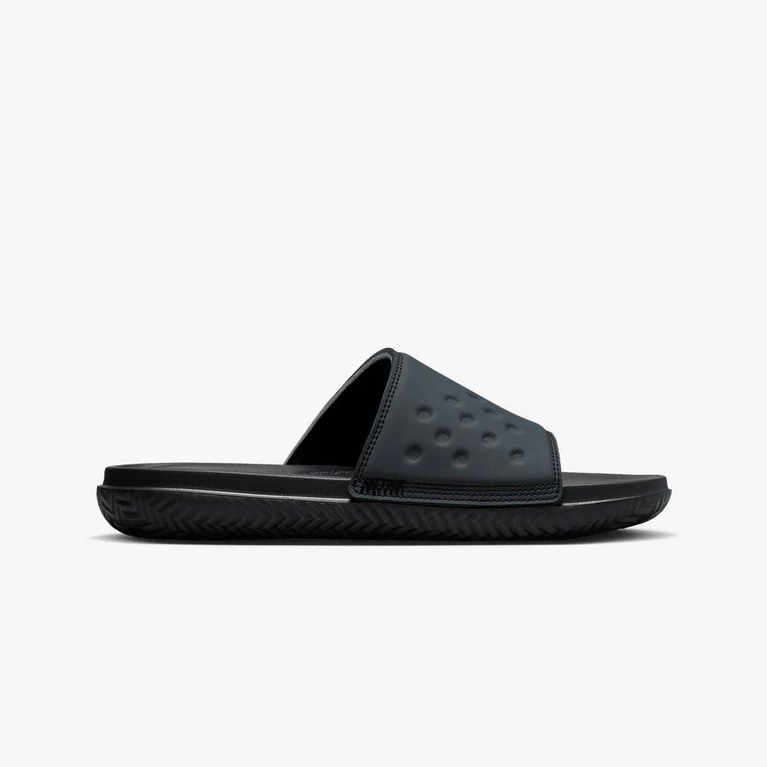 Jordan | PLAY SLIDE { ANTHRACITE/UNIVERSITY RED-BLACK