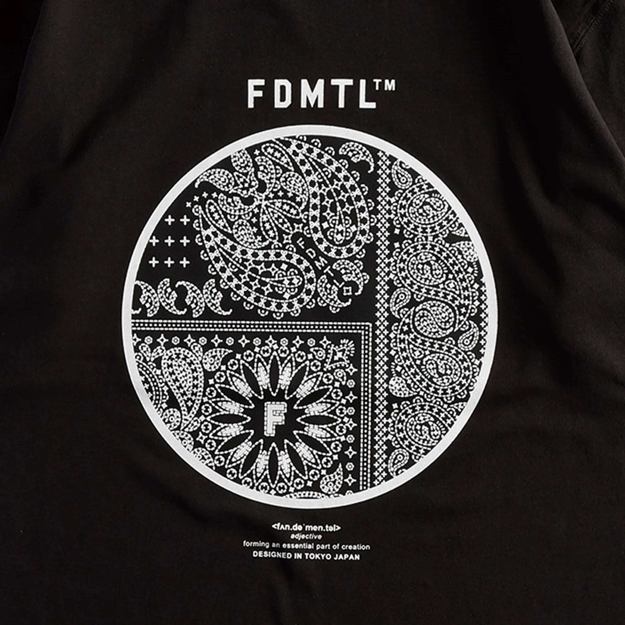 FDMTL | PRINTED PAISLEY TEE SUMI { BLACK - Image 2