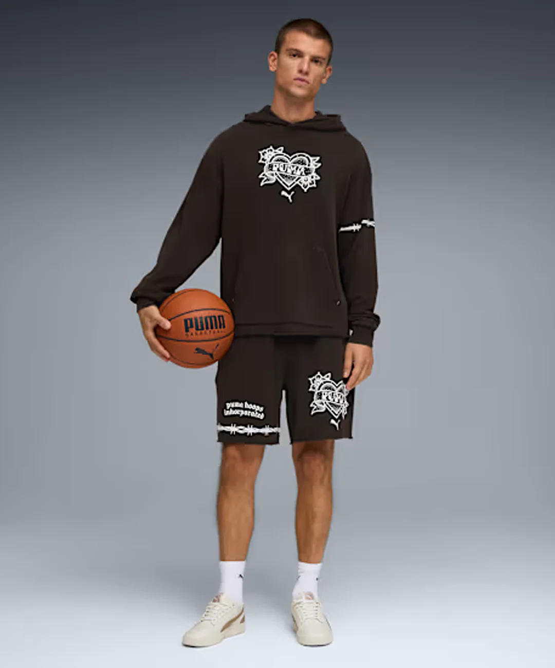 PUMA | SWISH N' INK RELAXED FIT GRAPHIC BASKETBALL HOODIE II { BLACK - Image 7