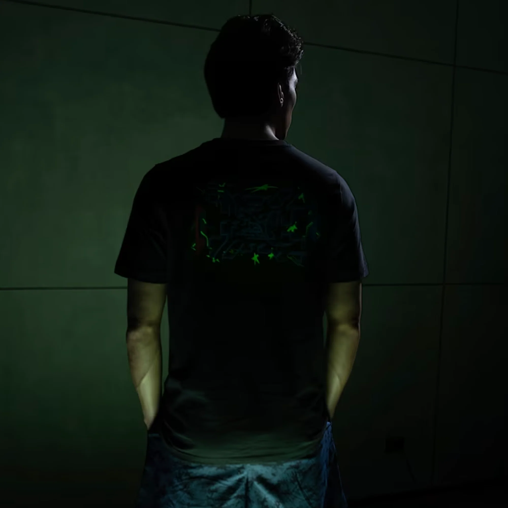PUMA | X SQUID GAME GRAPHIC GLOW T-SHIRT { BLACK - Image 8