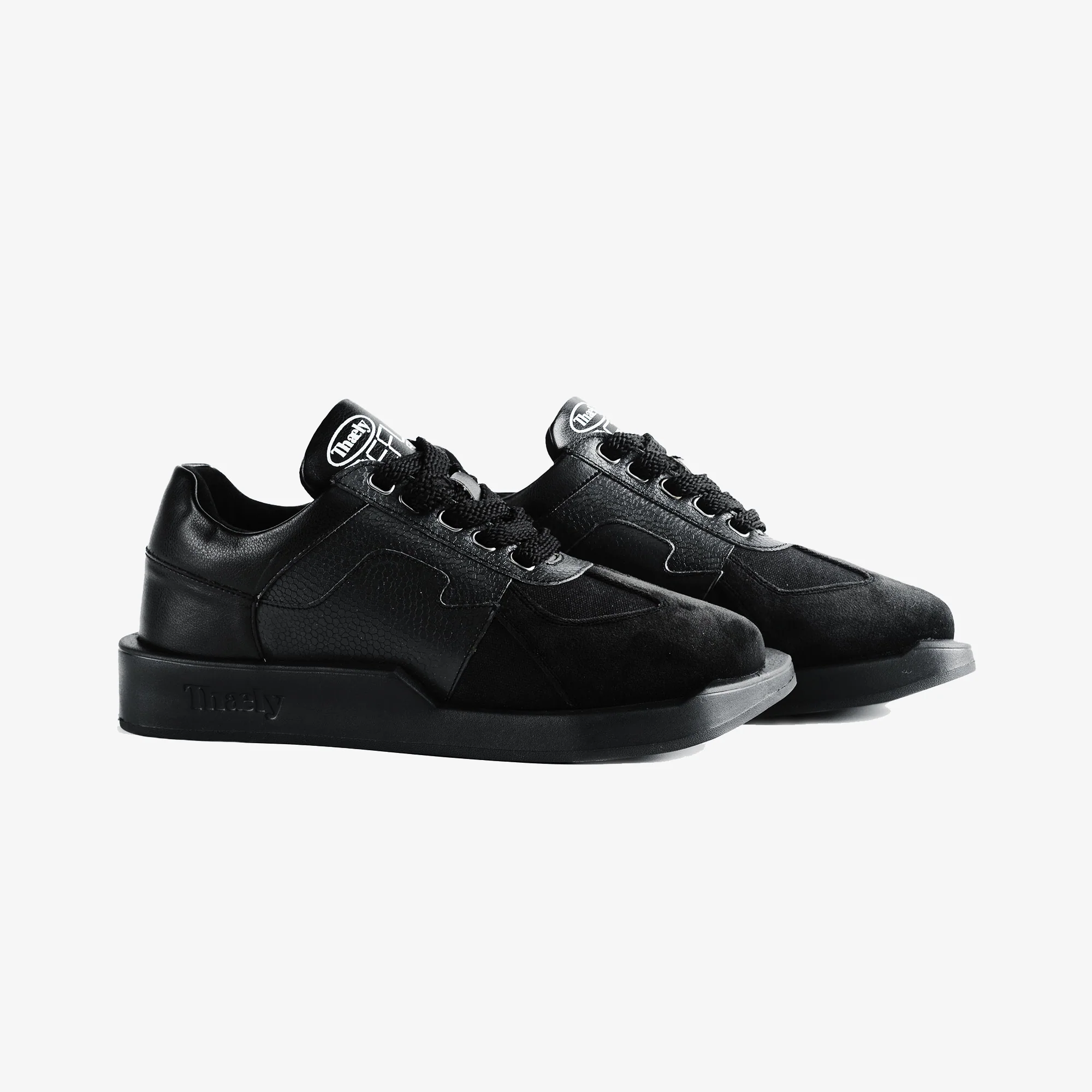 Thaely | REFLEX RUNNER { BLACK VULTURE - Image 2
