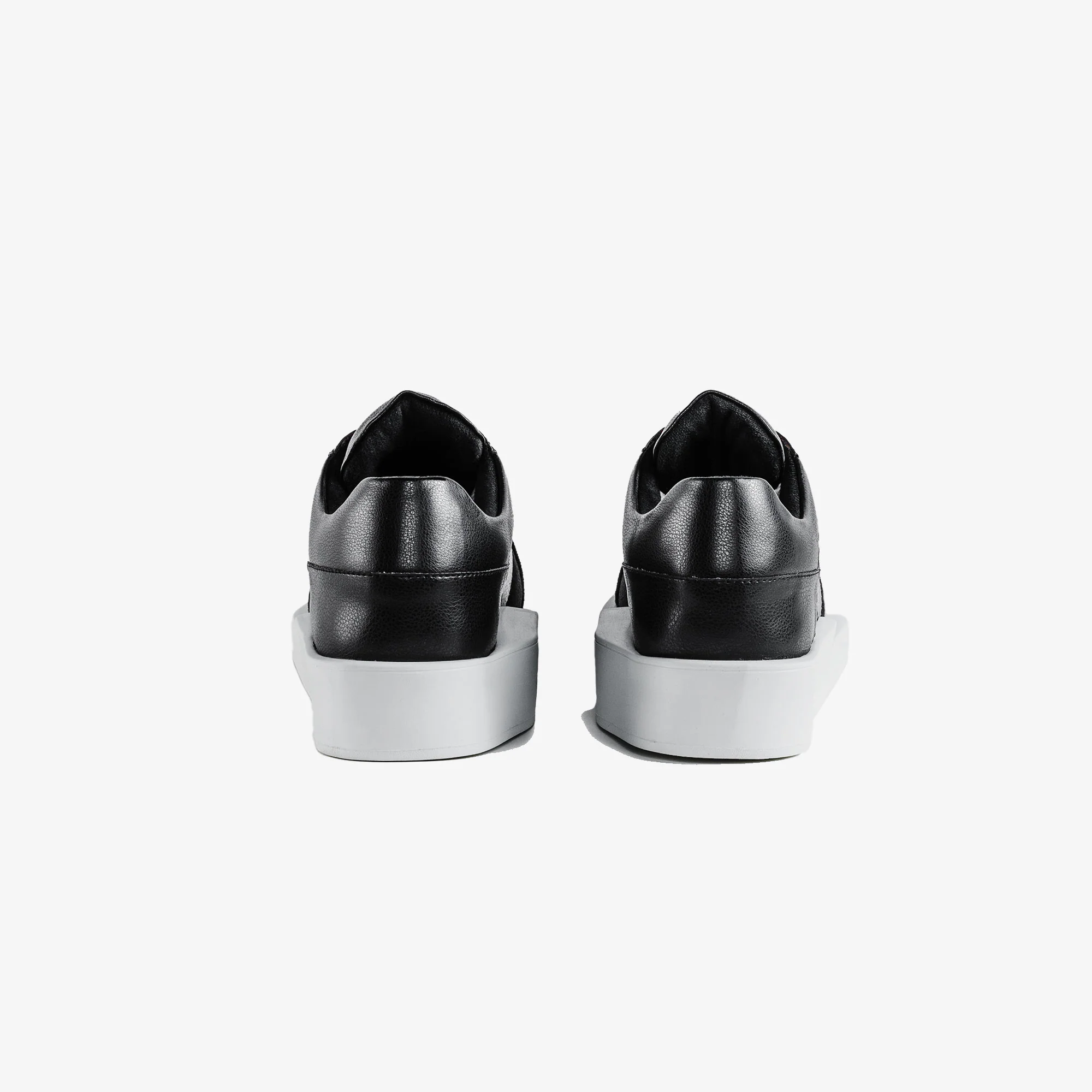 Thaely | REFLEX RUNNER { BLACK/WHITE - Image 4
